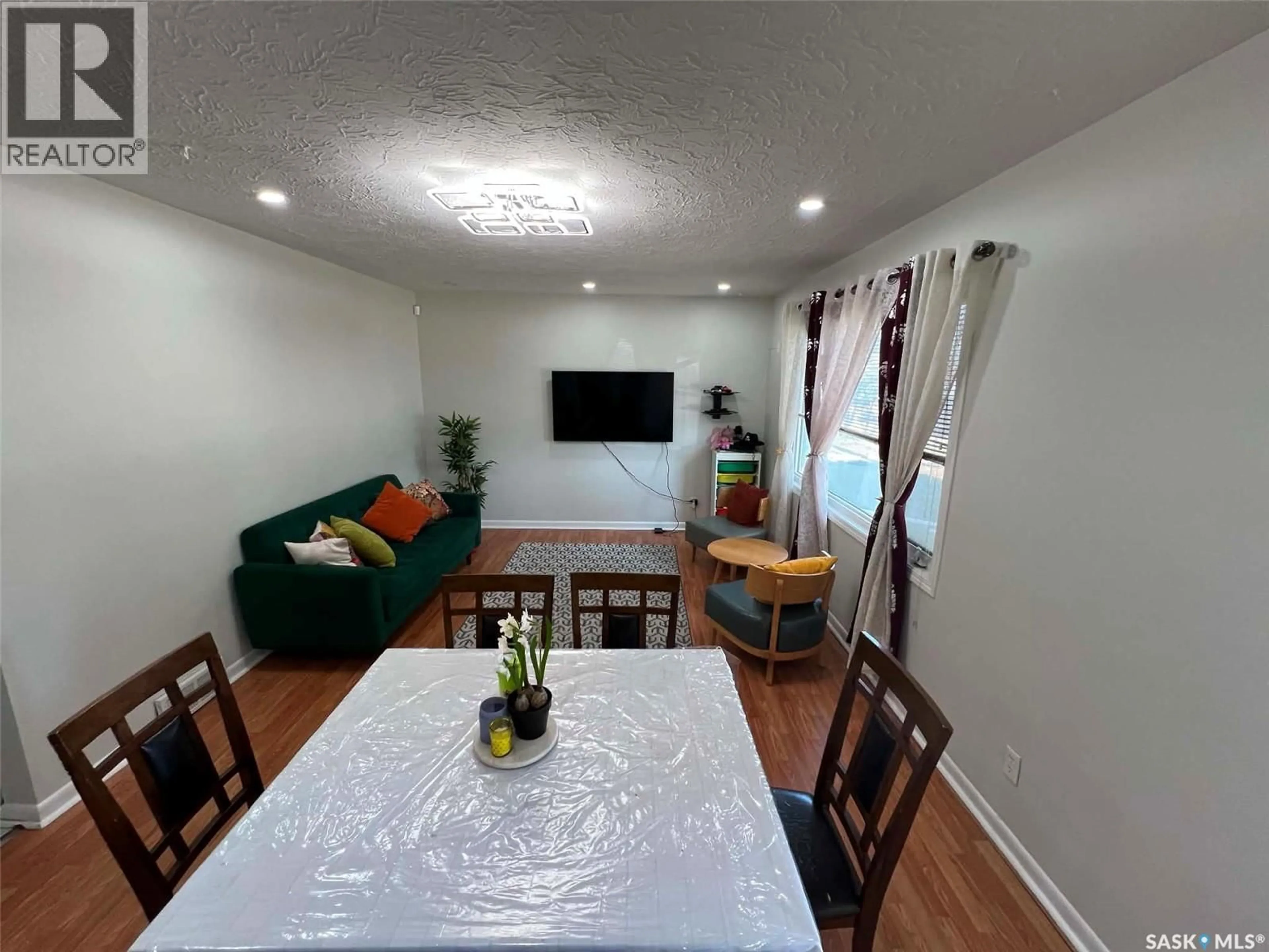 A pic of a room for 1116 CUMBERLAND AVENUE, Saskatoon Saskatchewan S7H2L7