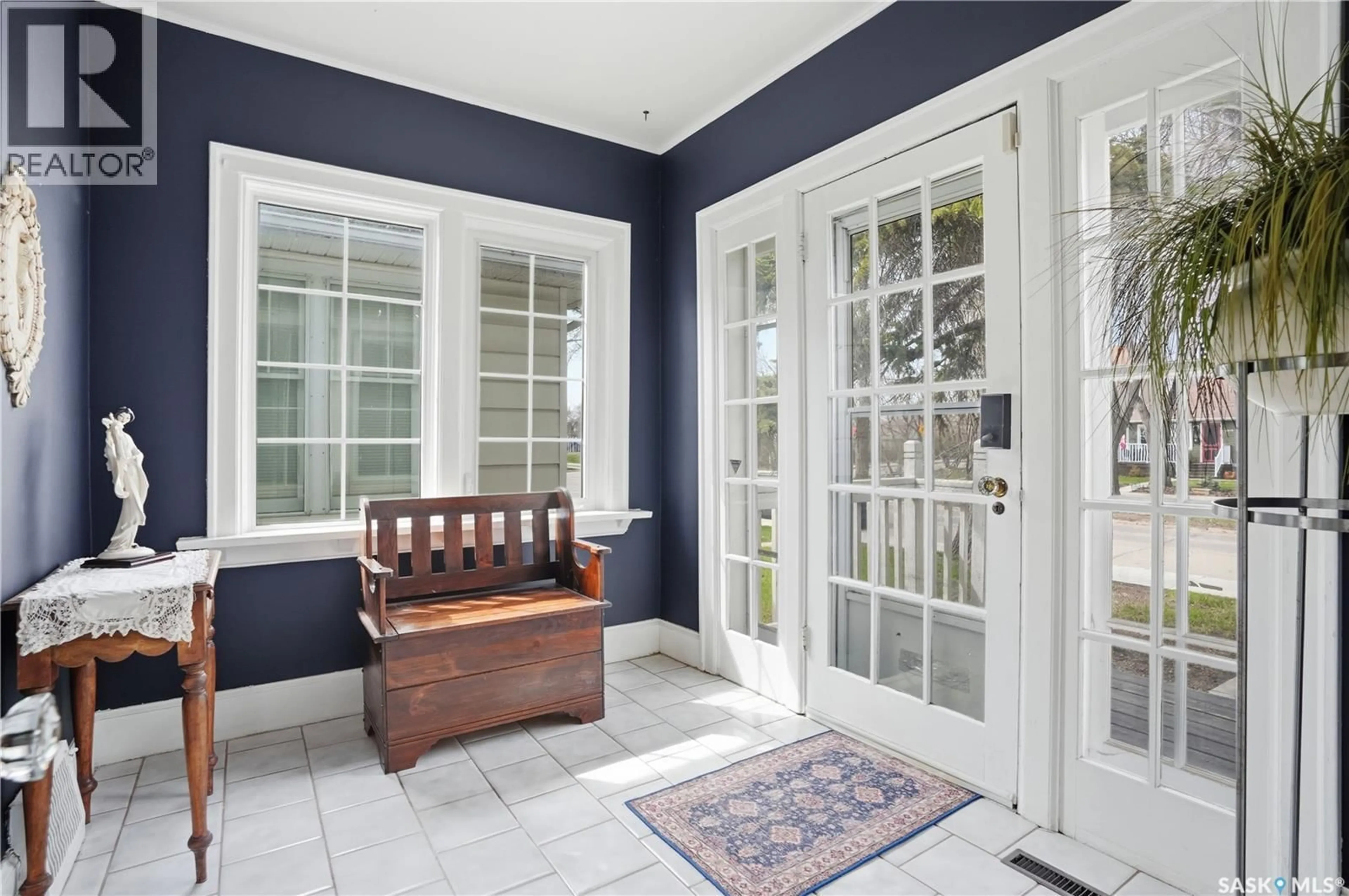 Indoor entryway for 3625 VICTORIA AVENUE, Regina Saskatchewan S4T1M4