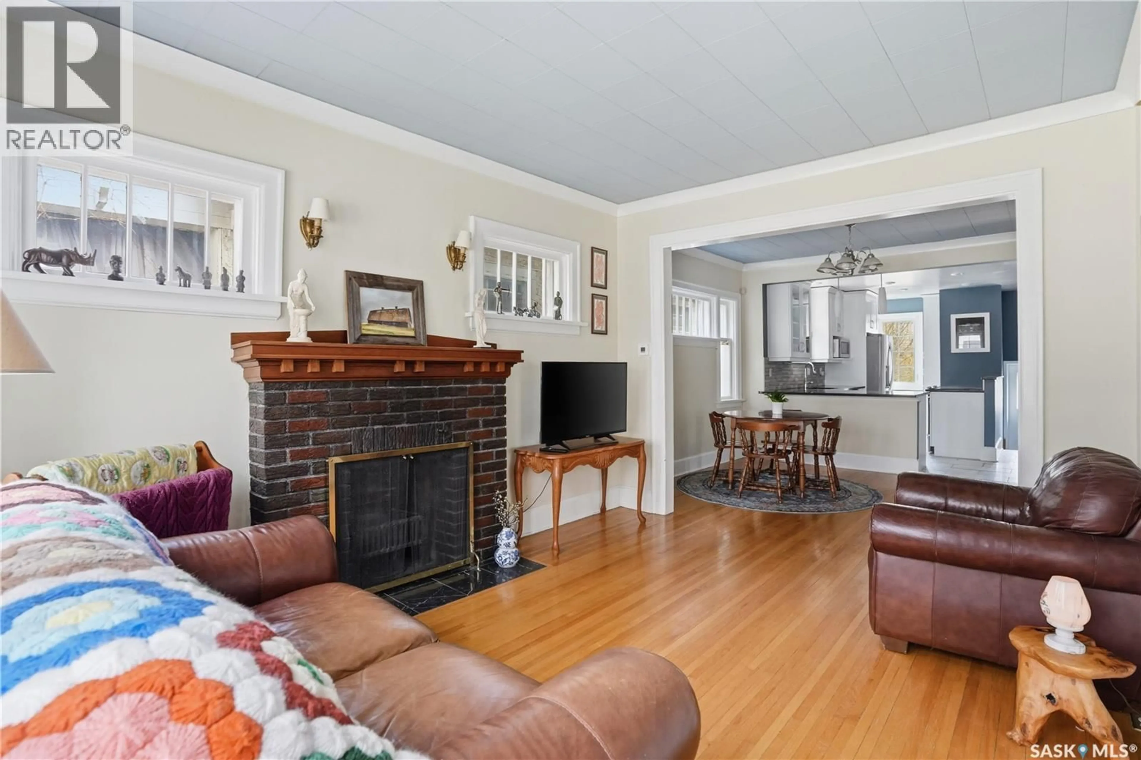 Living room with furniture, unknown for 3625 VICTORIA AVENUE, Regina Saskatchewan S4T1M4