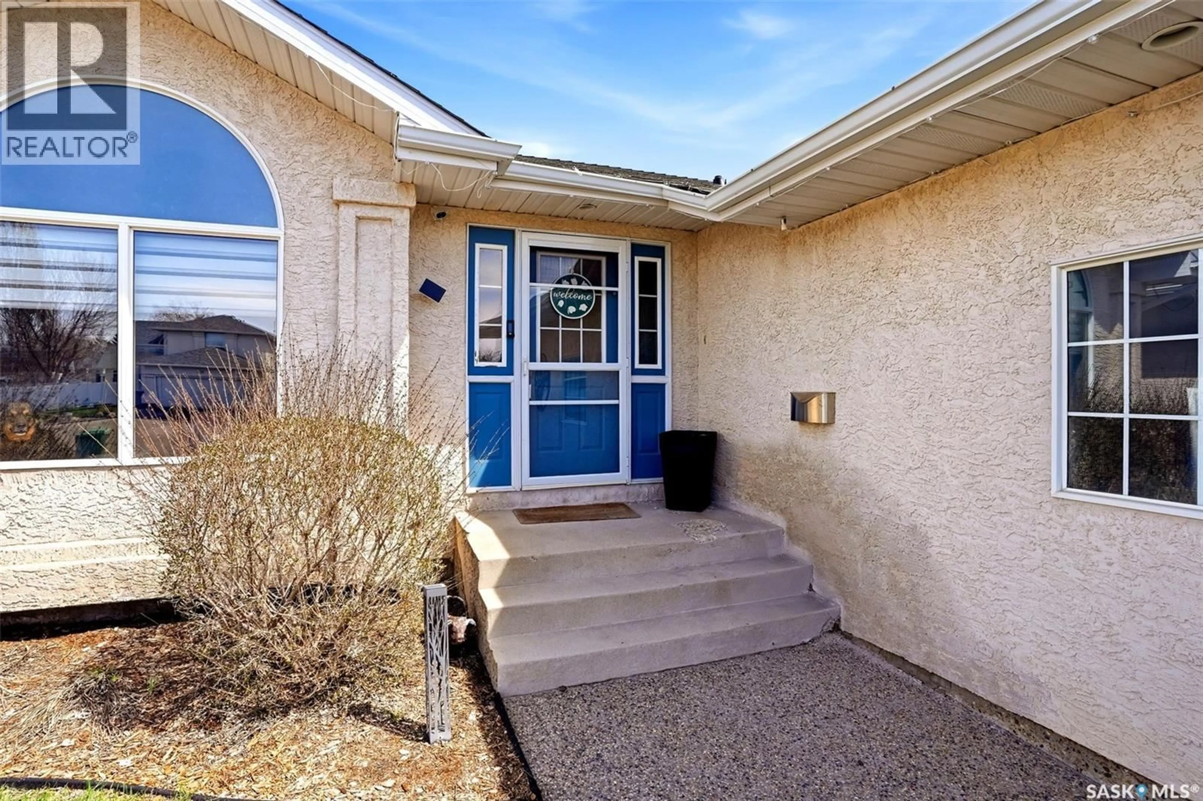 Indoor entryway for N - 1248 BOEHM BAY, Regina Saskatchewan S4X4M2