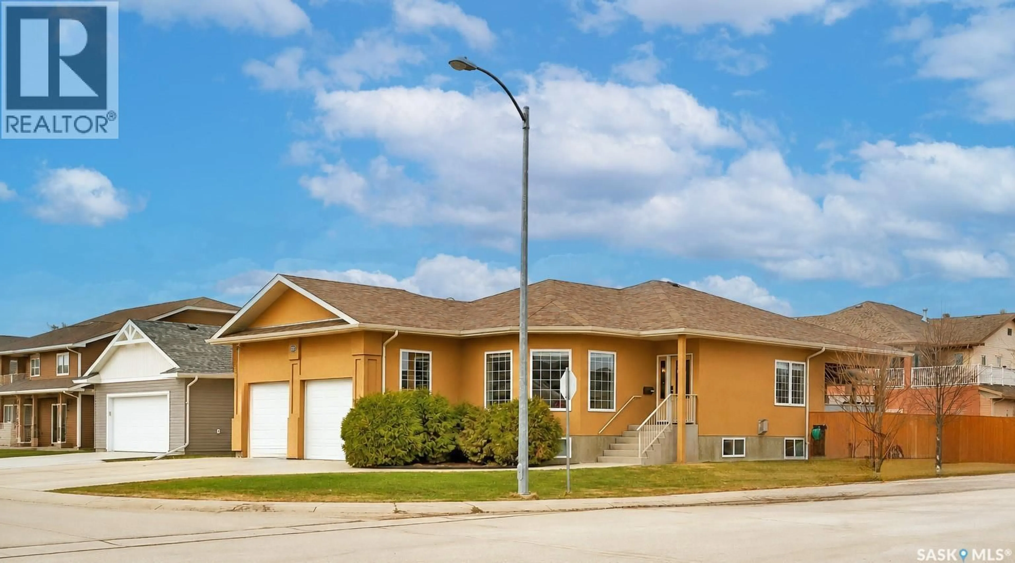 Home with vinyl exterior material, street for 177 FINCH CRESCENT, Langham Saskatchewan S0K2L0
