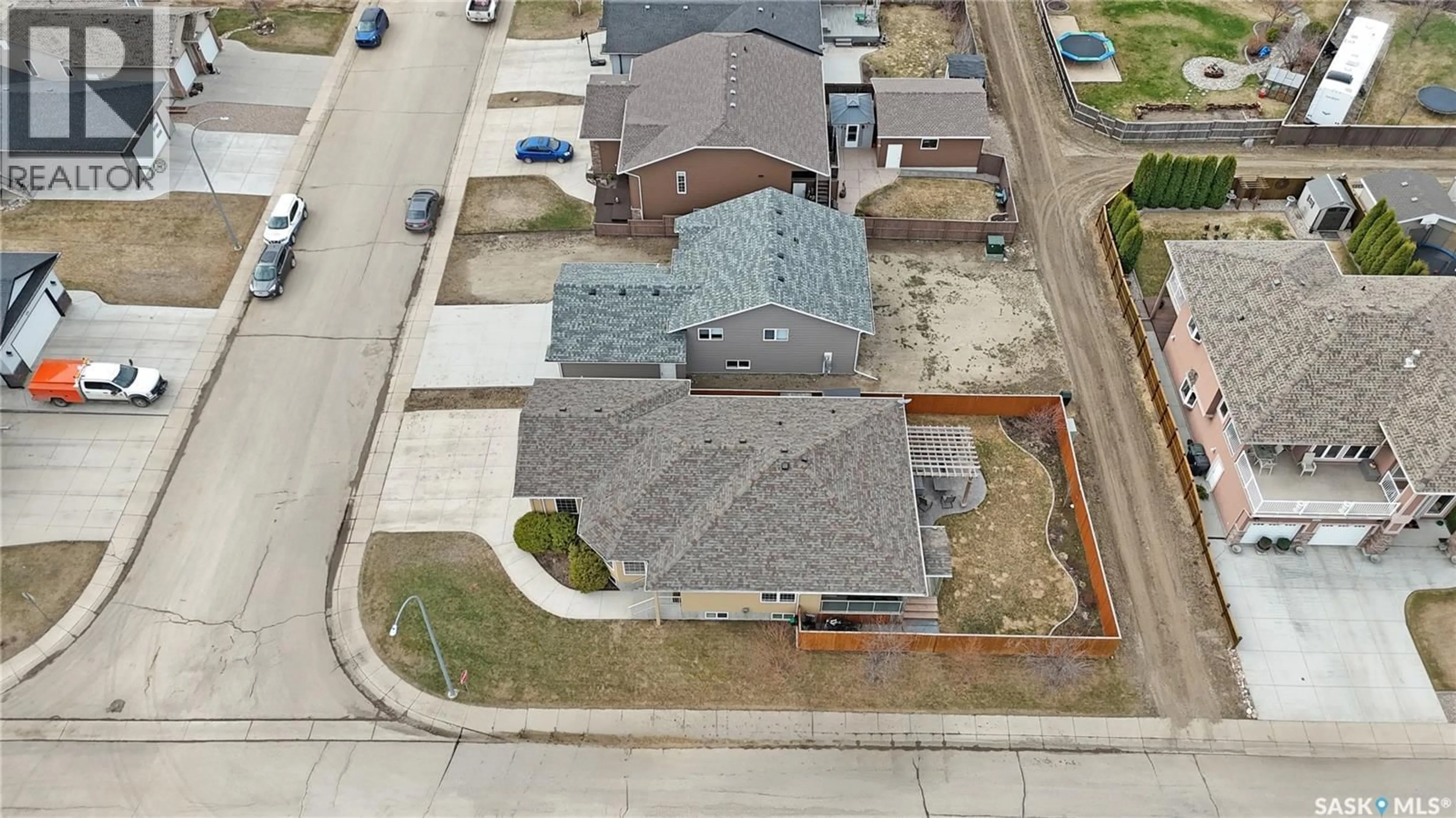 A pic from outside/outdoor area/front of a property/back of a property/a pic from drone, street for 177 FINCH CRESCENT, Langham Saskatchewan S0K2L0