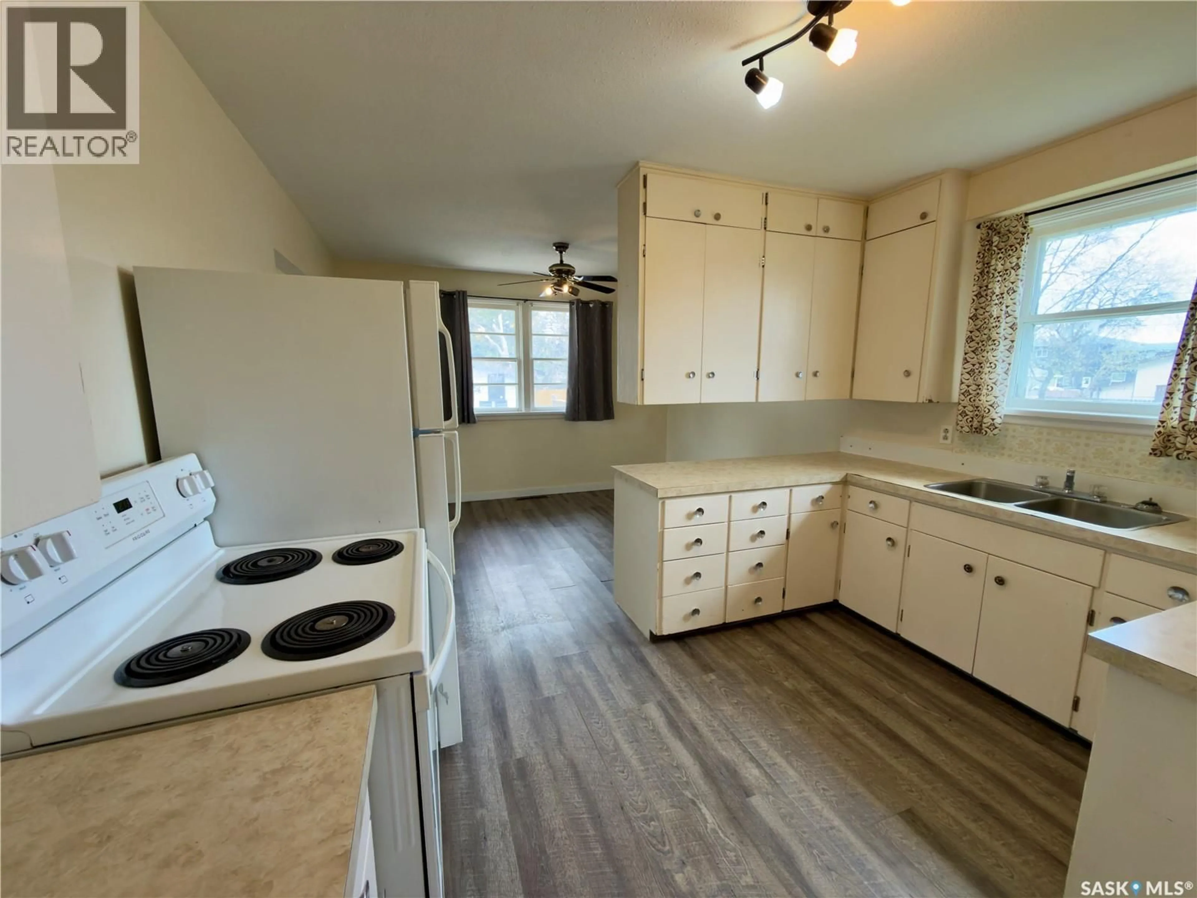 Standard kitchen, wood/laminate floor for 233 23RD STREET, Prince Albert Saskatchewan S6V4L7