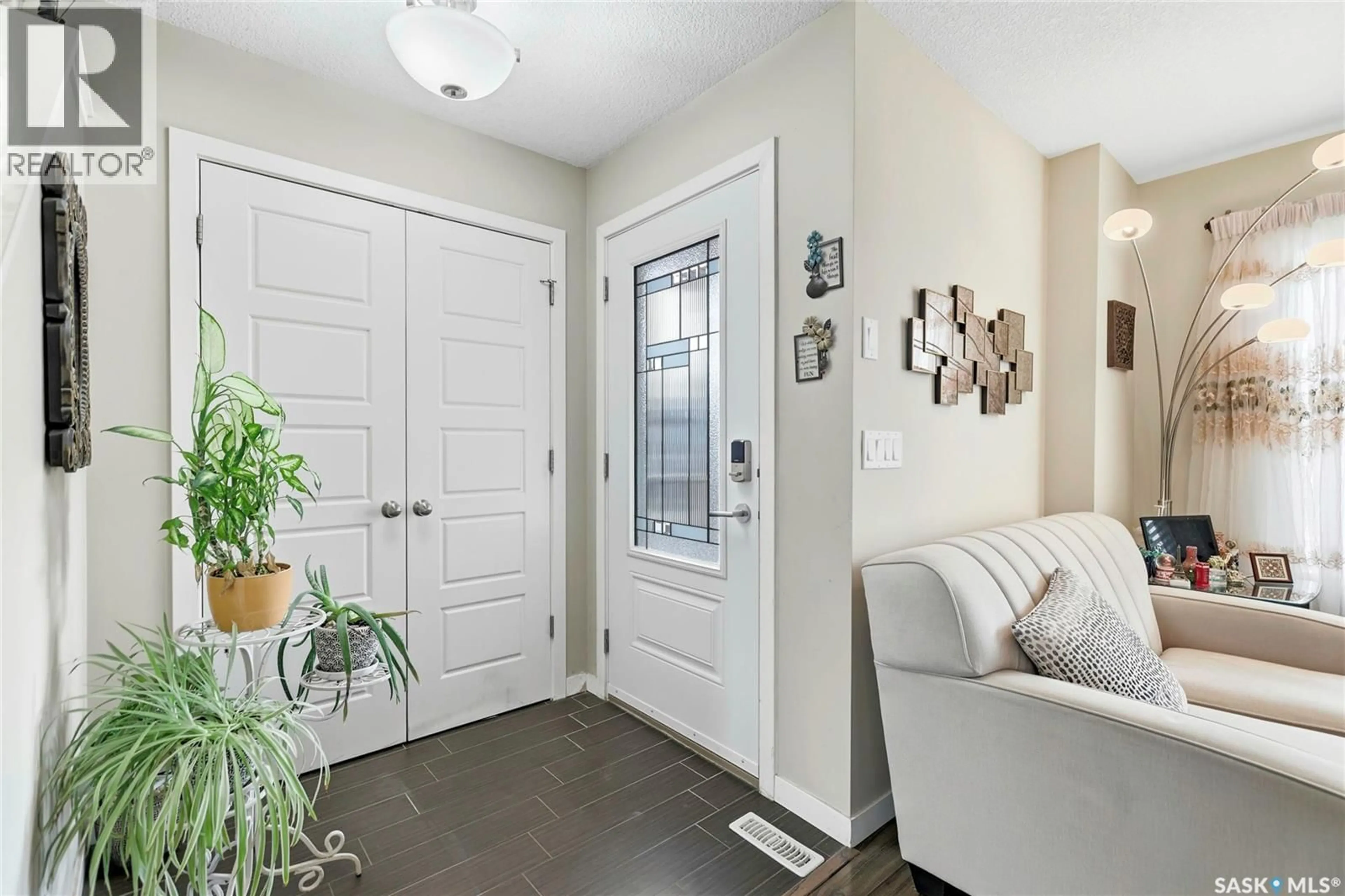 Indoor entryway for 5417 WHEREATT ROAD, Regina Saskatchewan S4W0K3