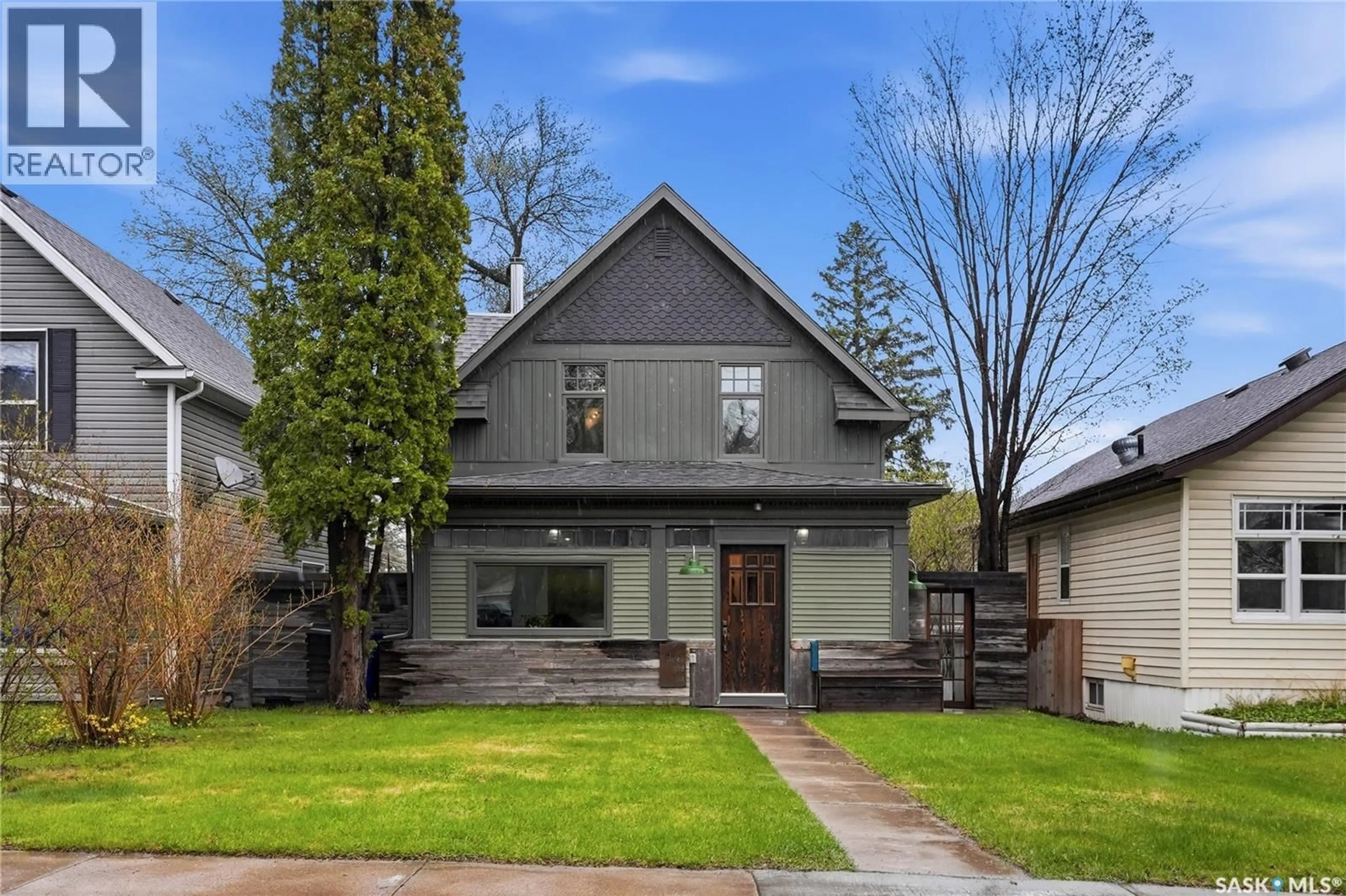 Home with brick exterior material, street for 316 E AVENUE N, Saskatoon Saskatchewan S7L1R8