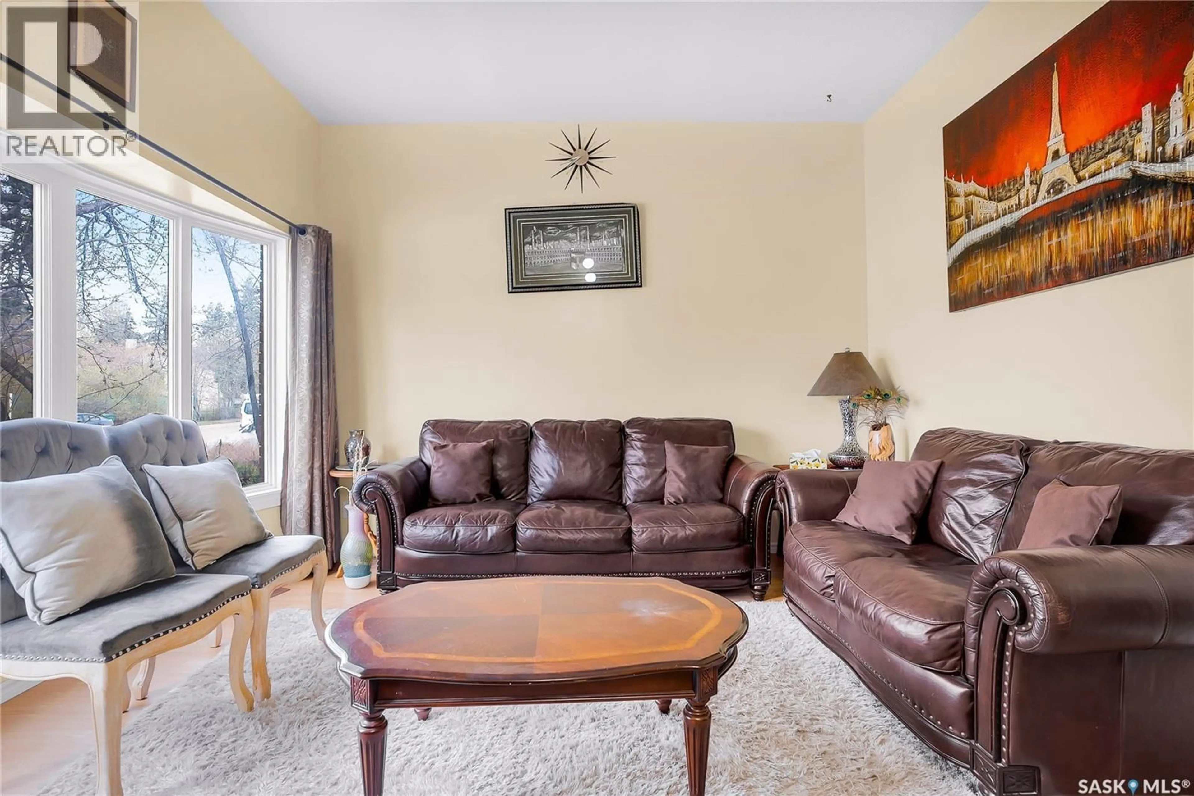 Living room with furniture, unknown for 370 KELLINS CRESCENT, Saskatoon Saskatchewan S7N2X6
