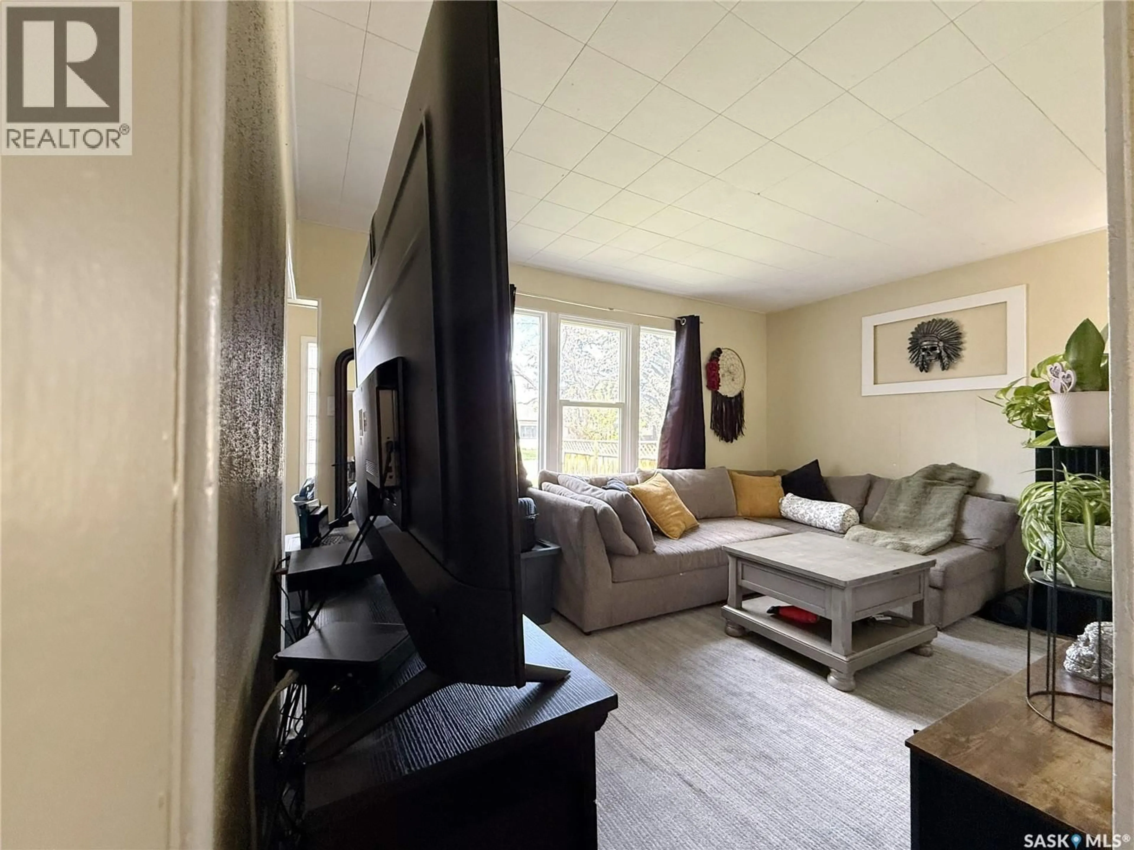 A pic of a room for 1228 1ST AVENUE, Saskatoon Saskatchewan S7K1Y6