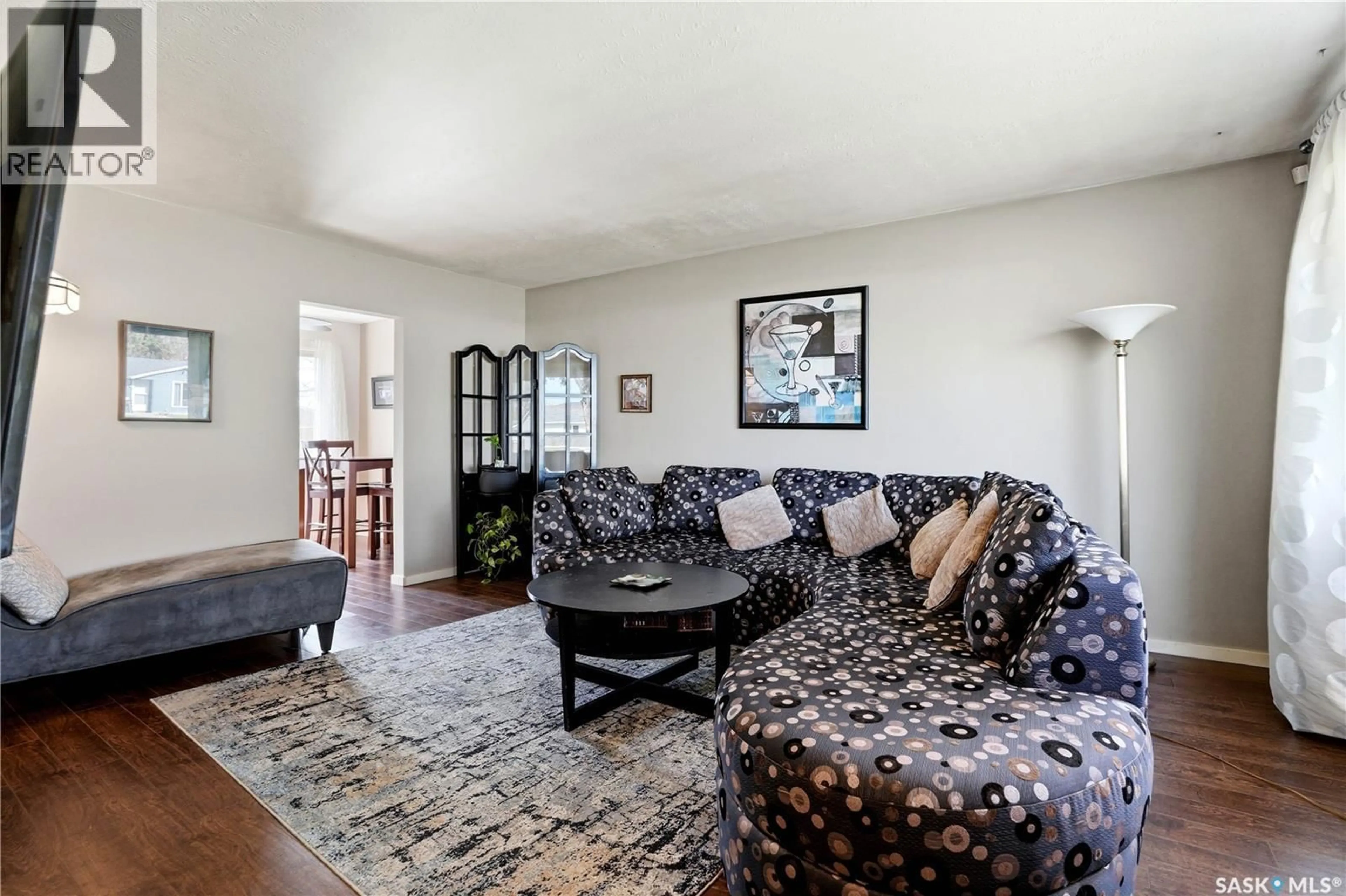Living room with furniture, unknown for 526 V AVENUE, Saskatoon Saskatchewan S7M3E9