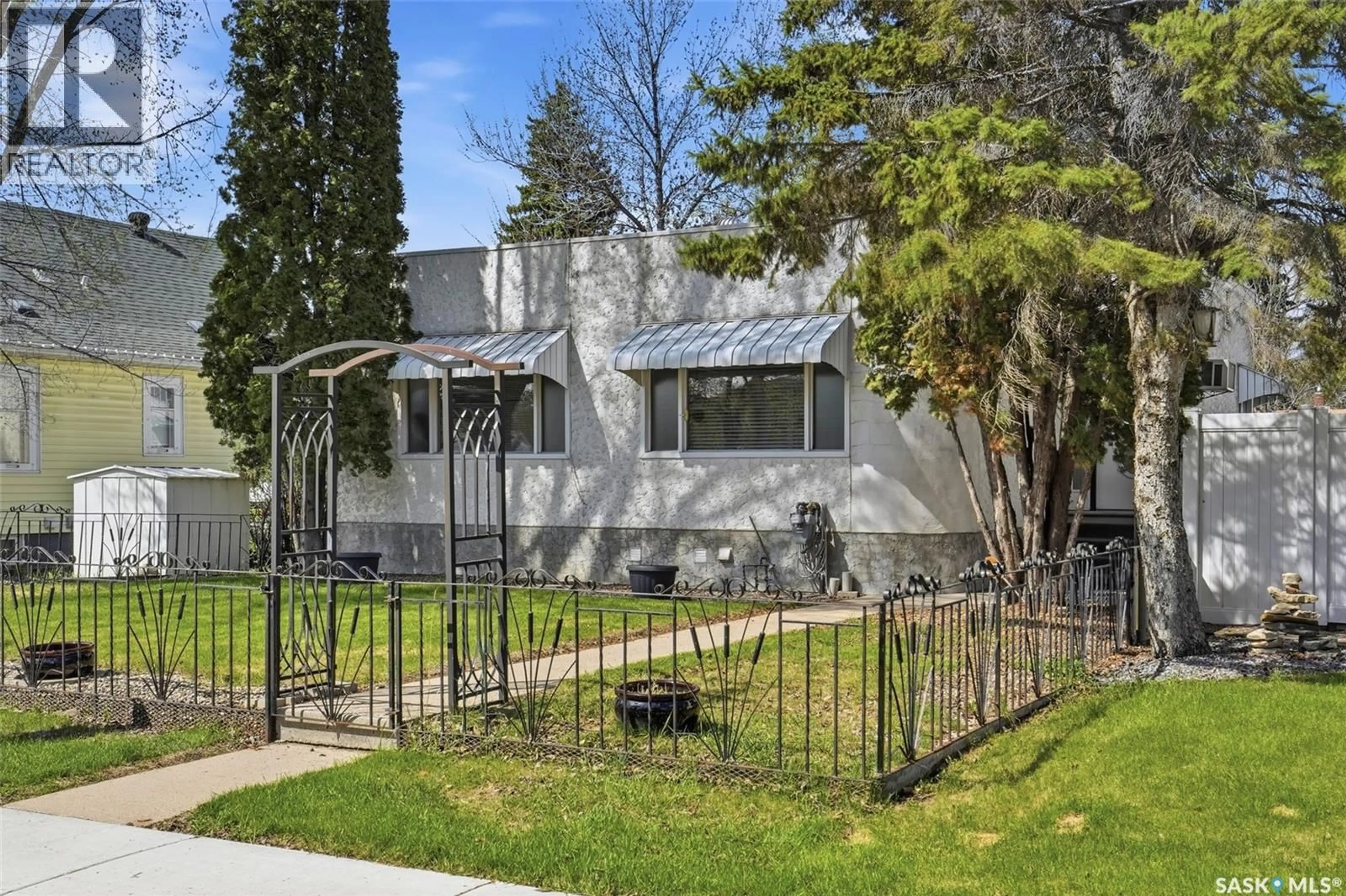 Unknown for 721 H AVENUE, Saskatoon Saskatchewan S7M1X2