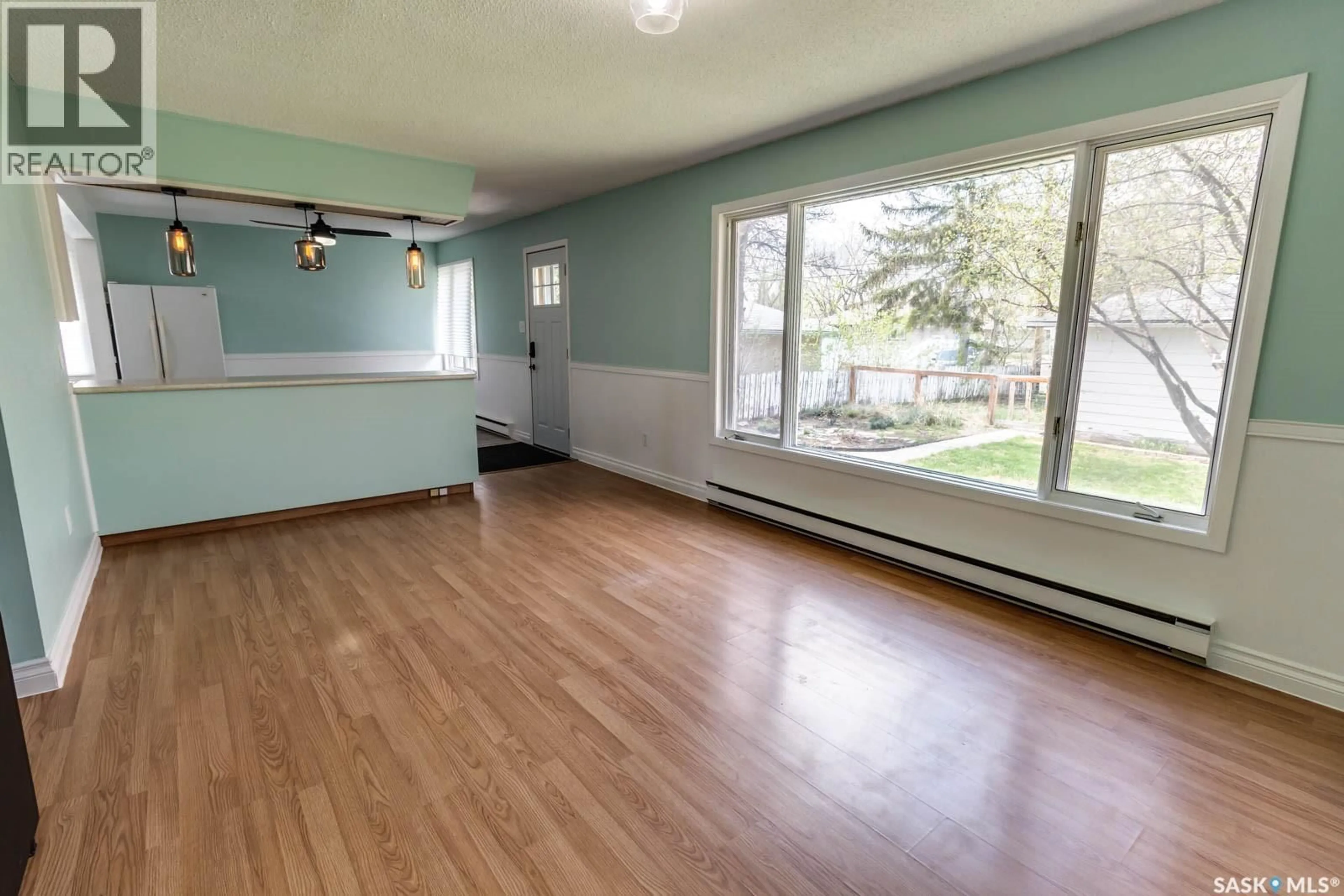 A pic of a room for 5342 5TH AVENUE, Regina Saskatchewan S4T0M4