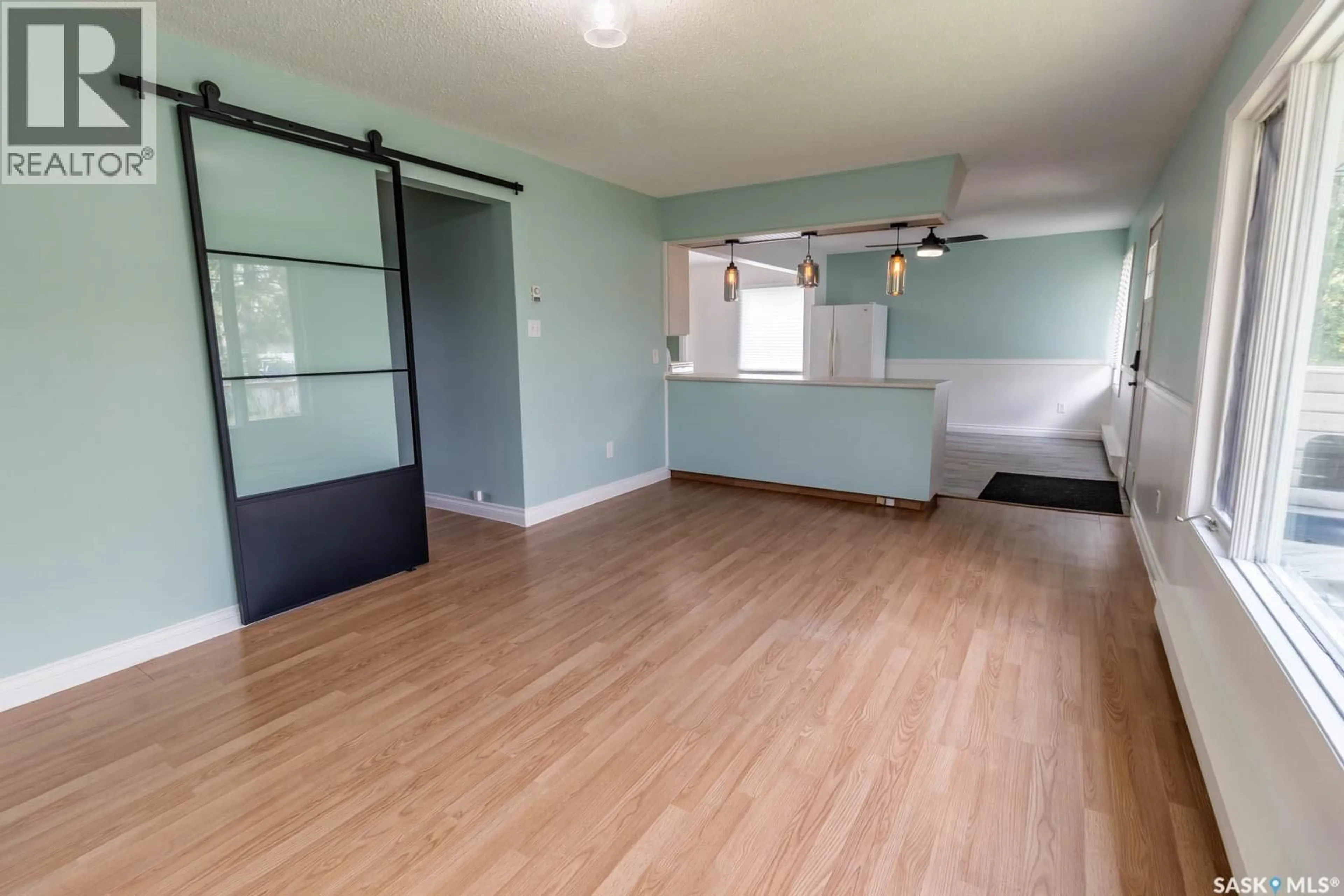 A pic of a room for 5342 5TH AVENUE, Regina Saskatchewan S4T0M4