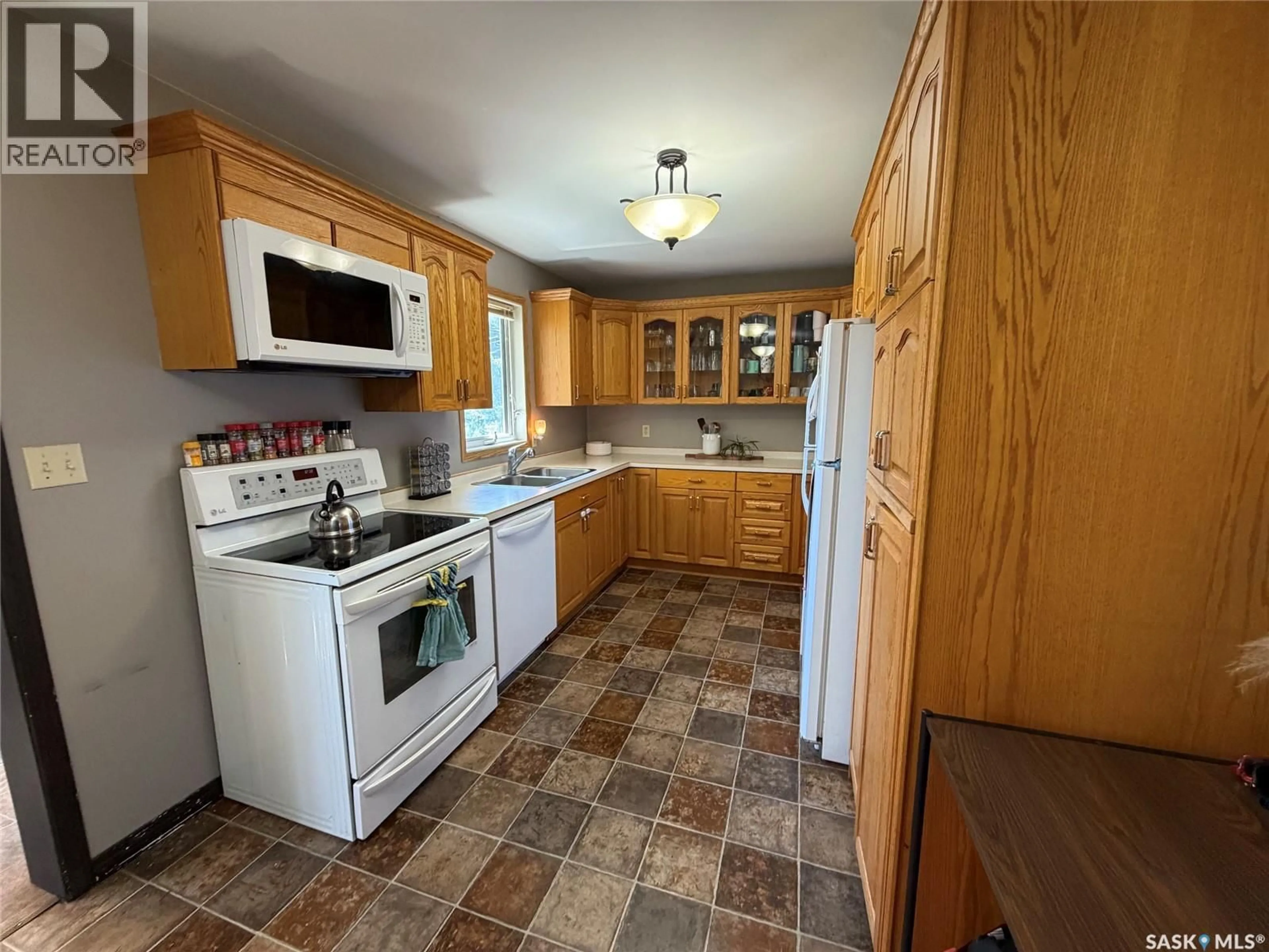 Standard kitchen, unknown for 225 COOPER STREET, Porcupine Plain Saskatchewan S0E1H0