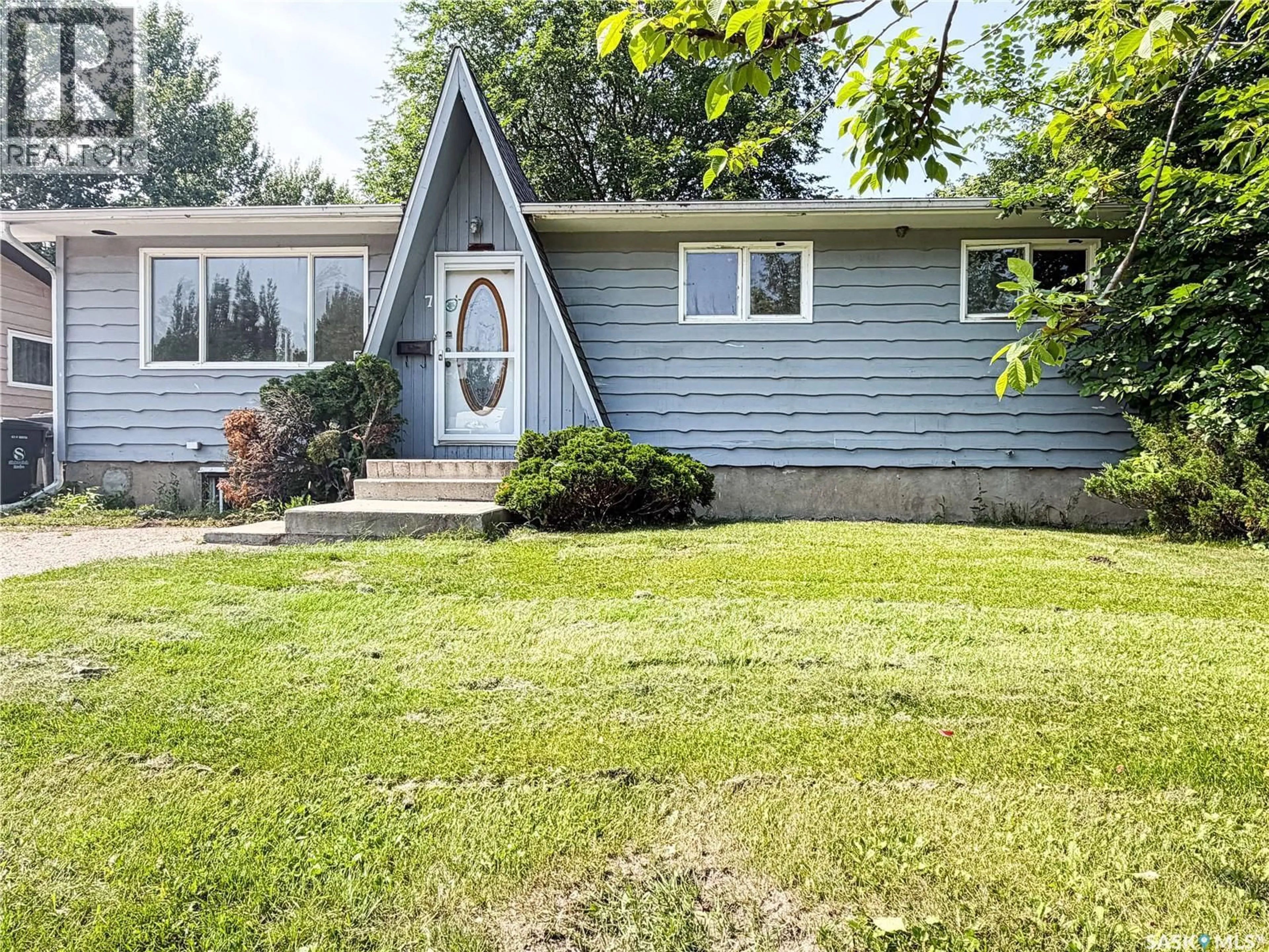Home with vinyl exterior material, street for 7 DUNFIELD CRESCENT, Meadow Lake Saskatchewan S9X1E6