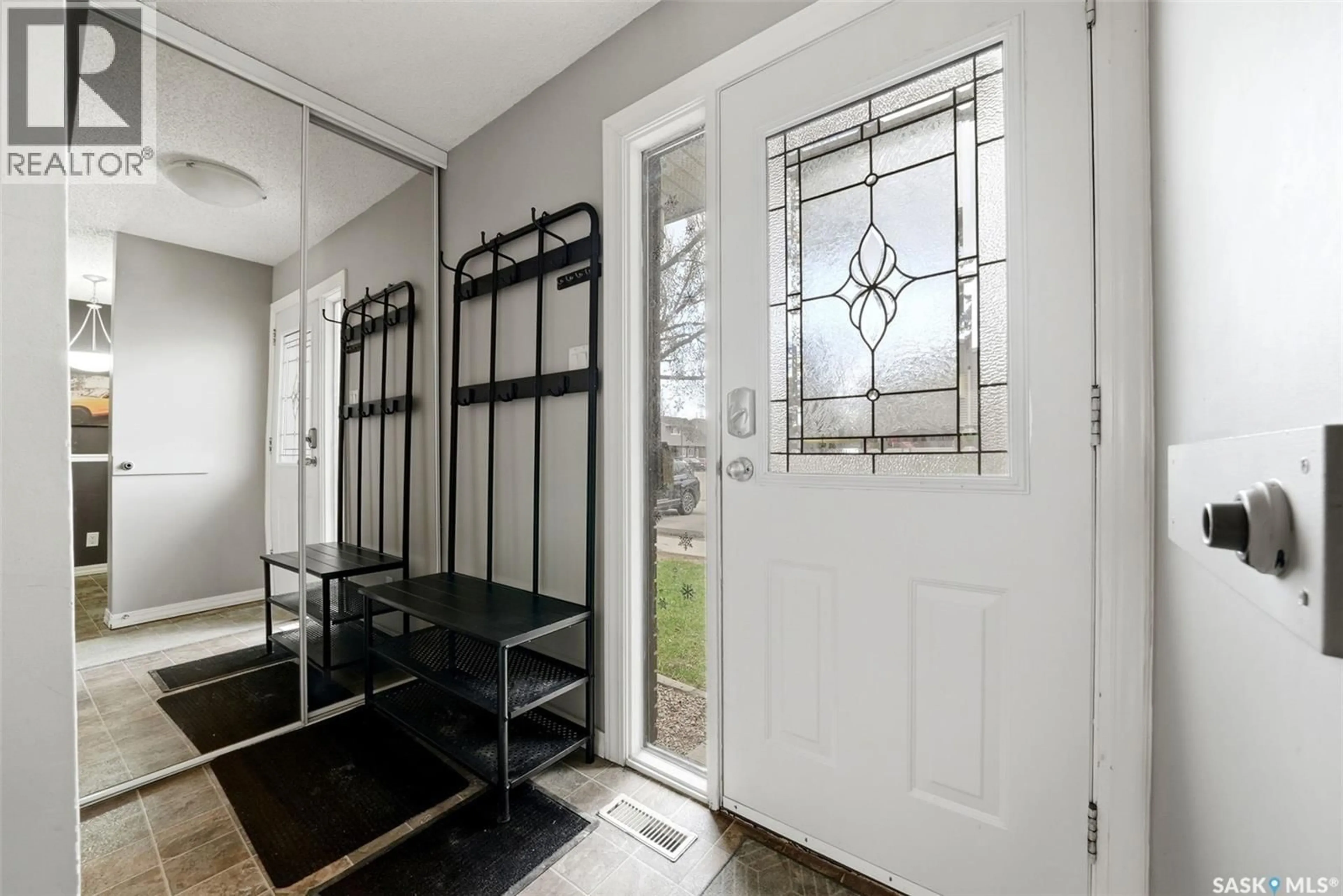 Indoor entryway for 3834 CASTLE ROAD, Regina Saskatchewan S4S6M7
