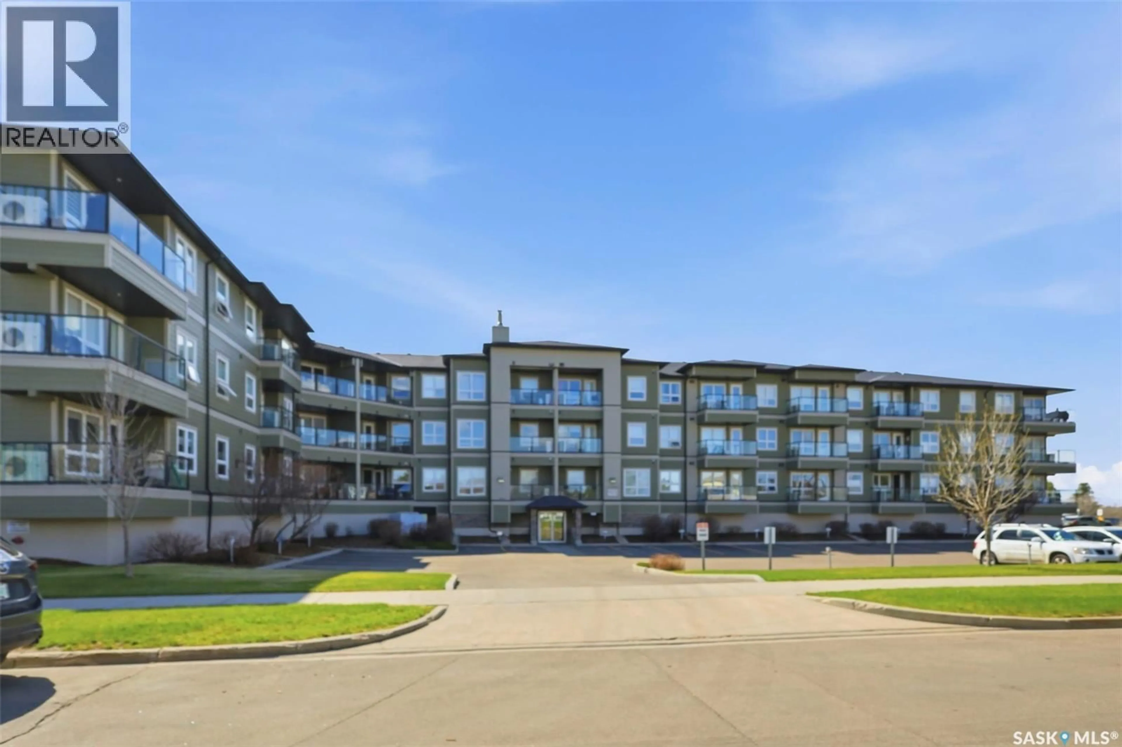 Patio, building for 915 - 209 KRISTJANSON ROAD, Saskatoon Saskatchewan S7S0B1