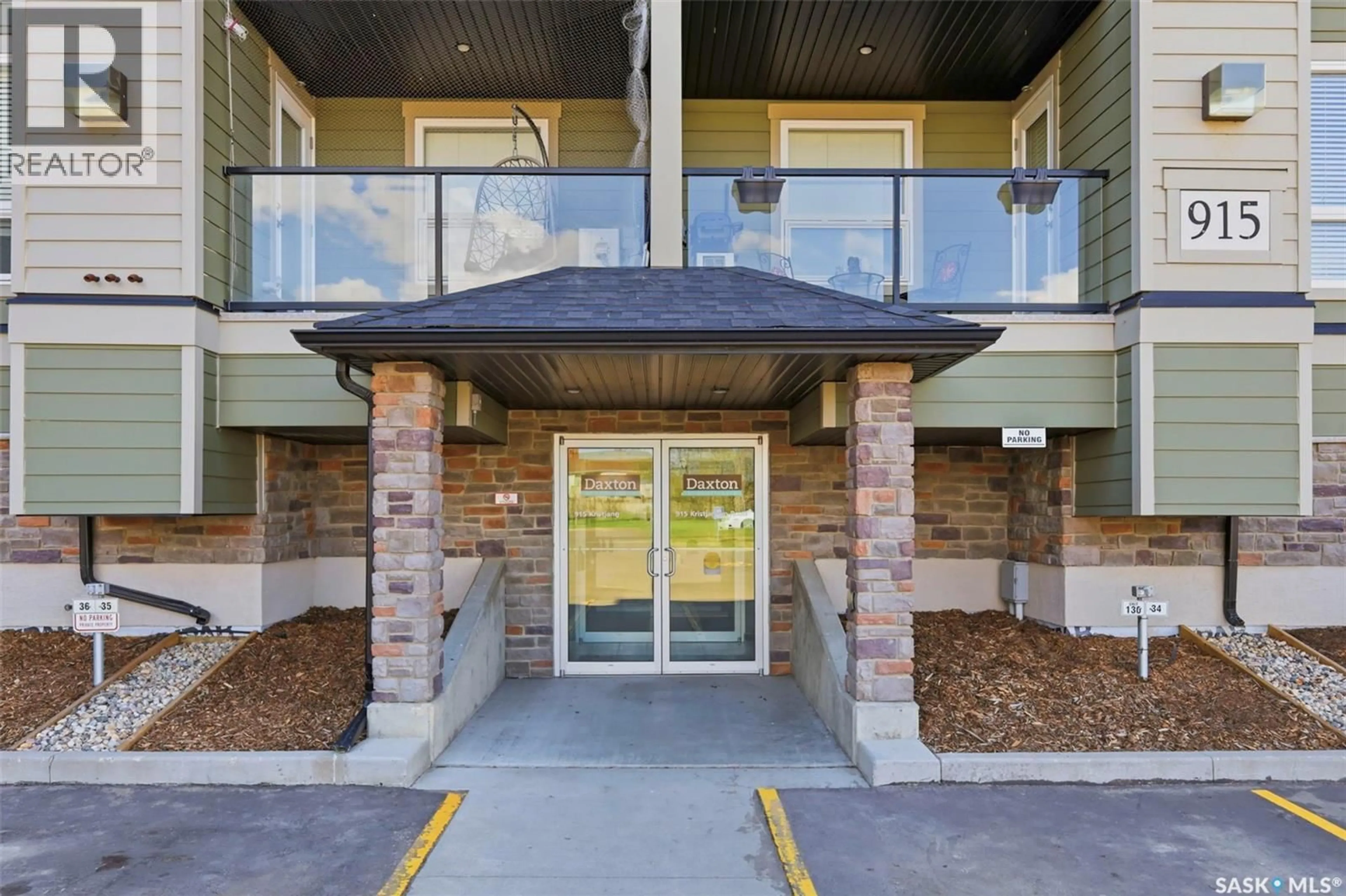 Indoor foyer for 915 - 209 KRISTJANSON ROAD, Saskatoon Saskatchewan S7S0B1
