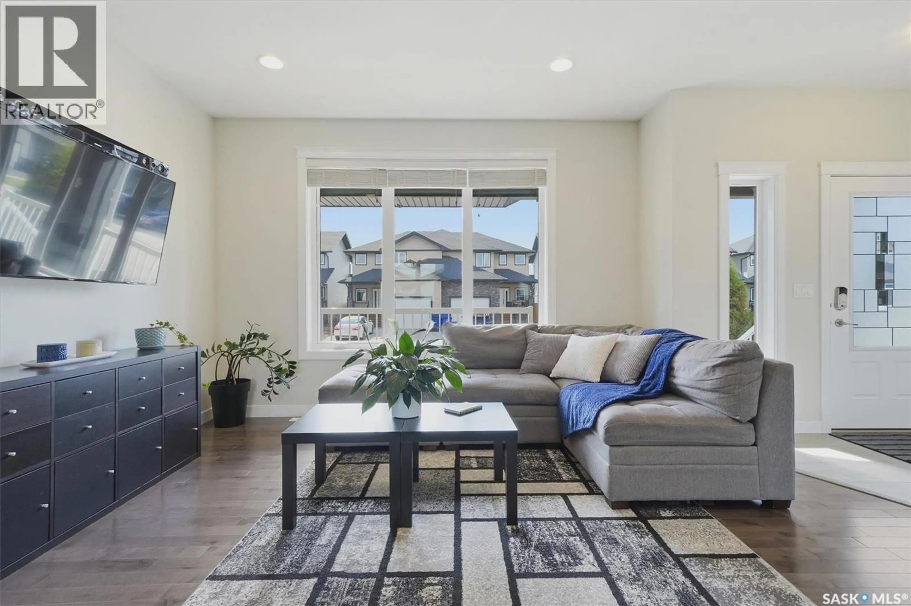 Living room with furniture, unknown for 530 MAPLE CRESCENT, Warman Saskatchewan S0K4S2