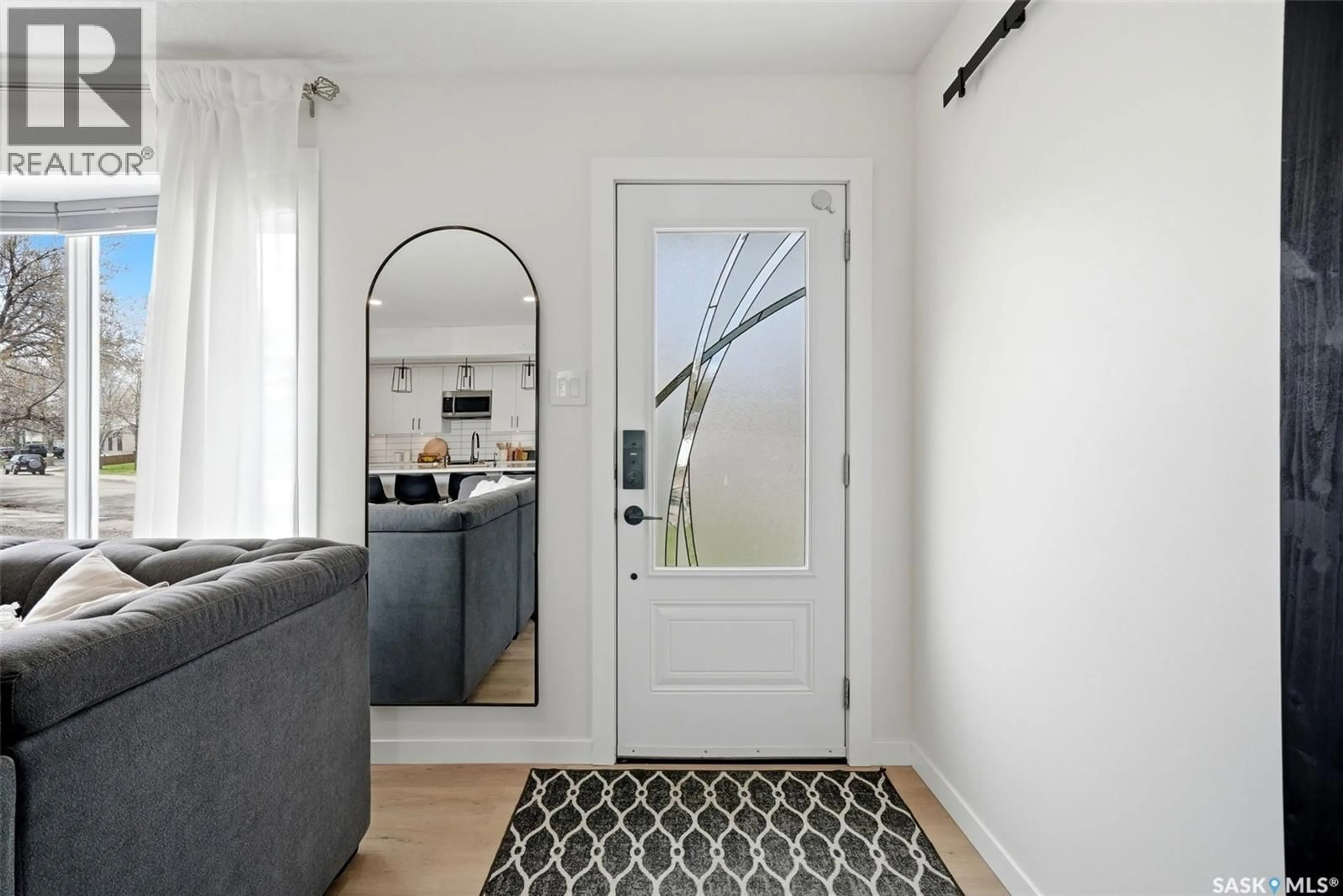 Indoor entryway for 120 EDEN AVENUE, Regina Saskatchewan S4T7A5