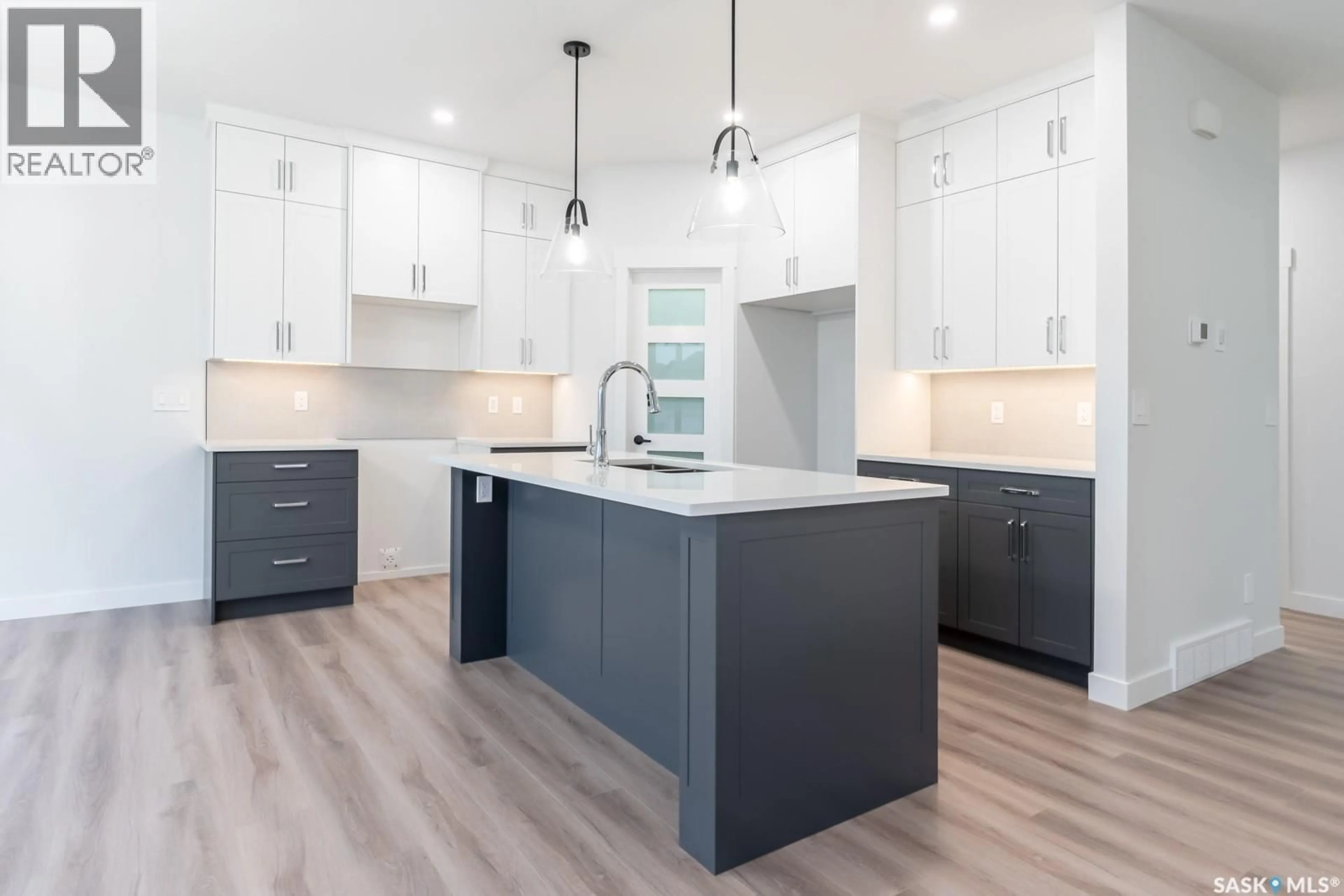 Open concept kitchen, unknown for 147 TRAEGER COMMON, Saskatoon Saskatchewan S7V1R3