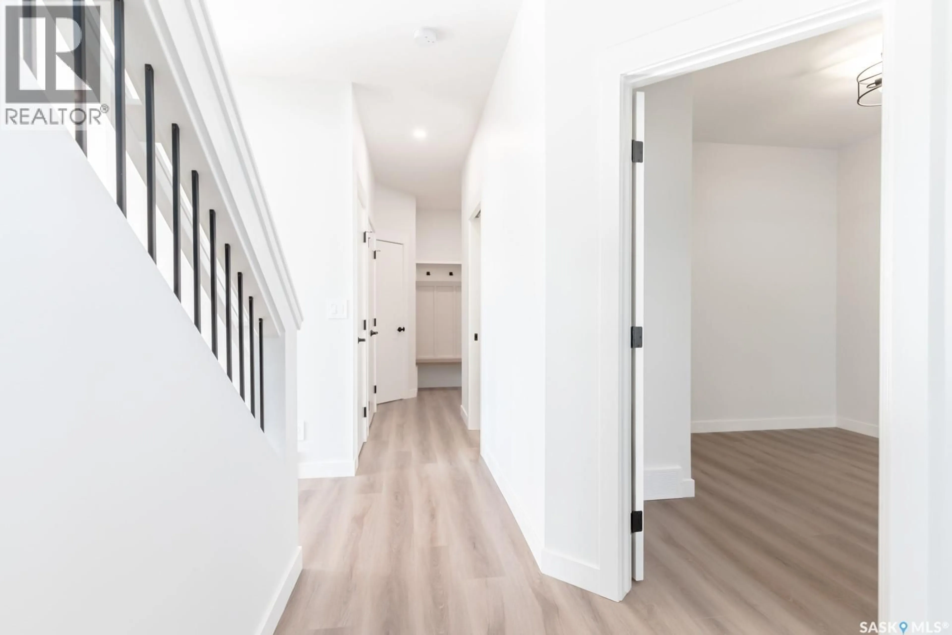 Indoor entryway for 147 TRAEGER COMMON, Saskatoon Saskatchewan S7V1R3