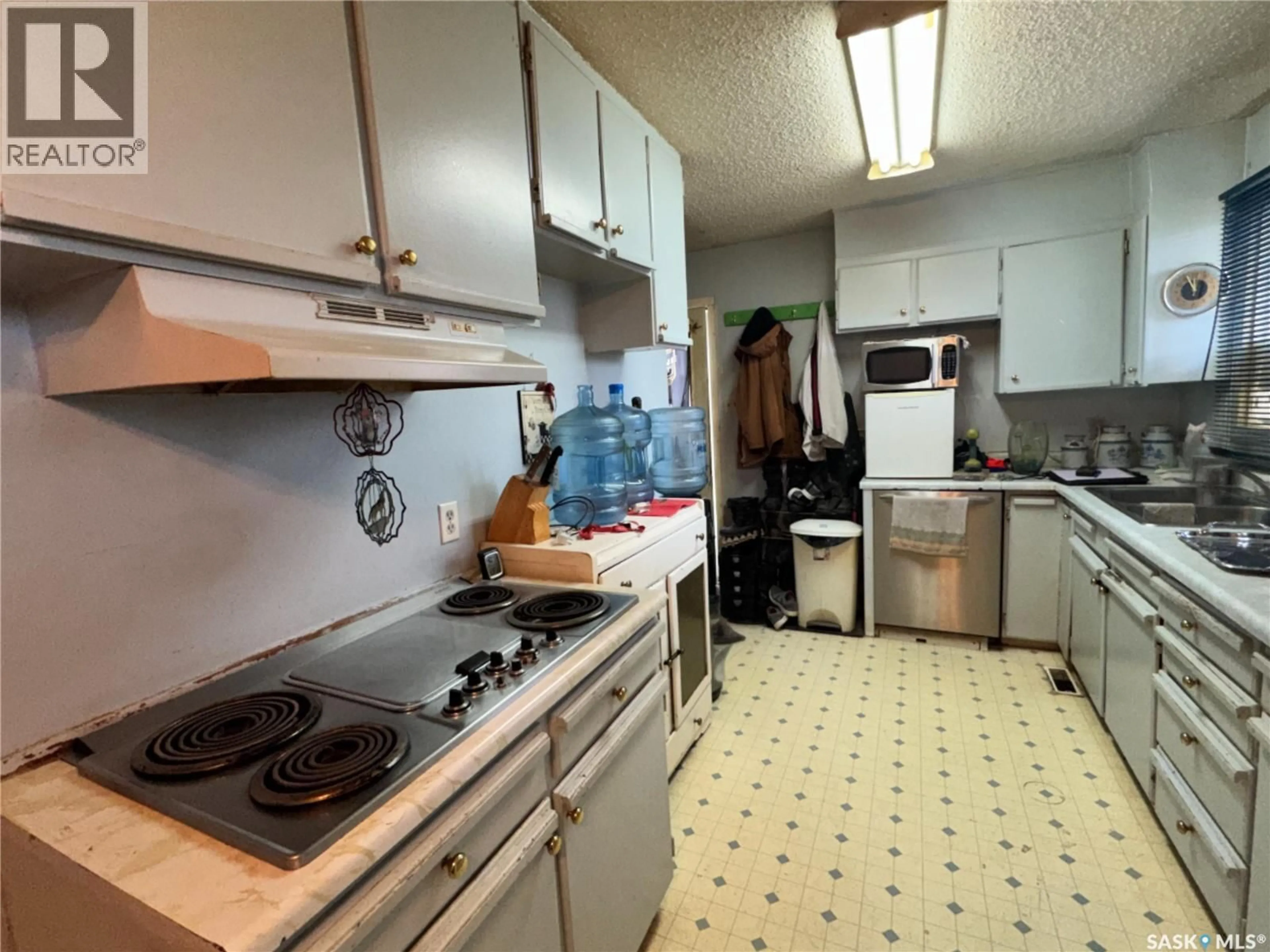 Standard kitchen, unknown for 102 1ST AVENUE, Landis Saskatchewan S0K2K0