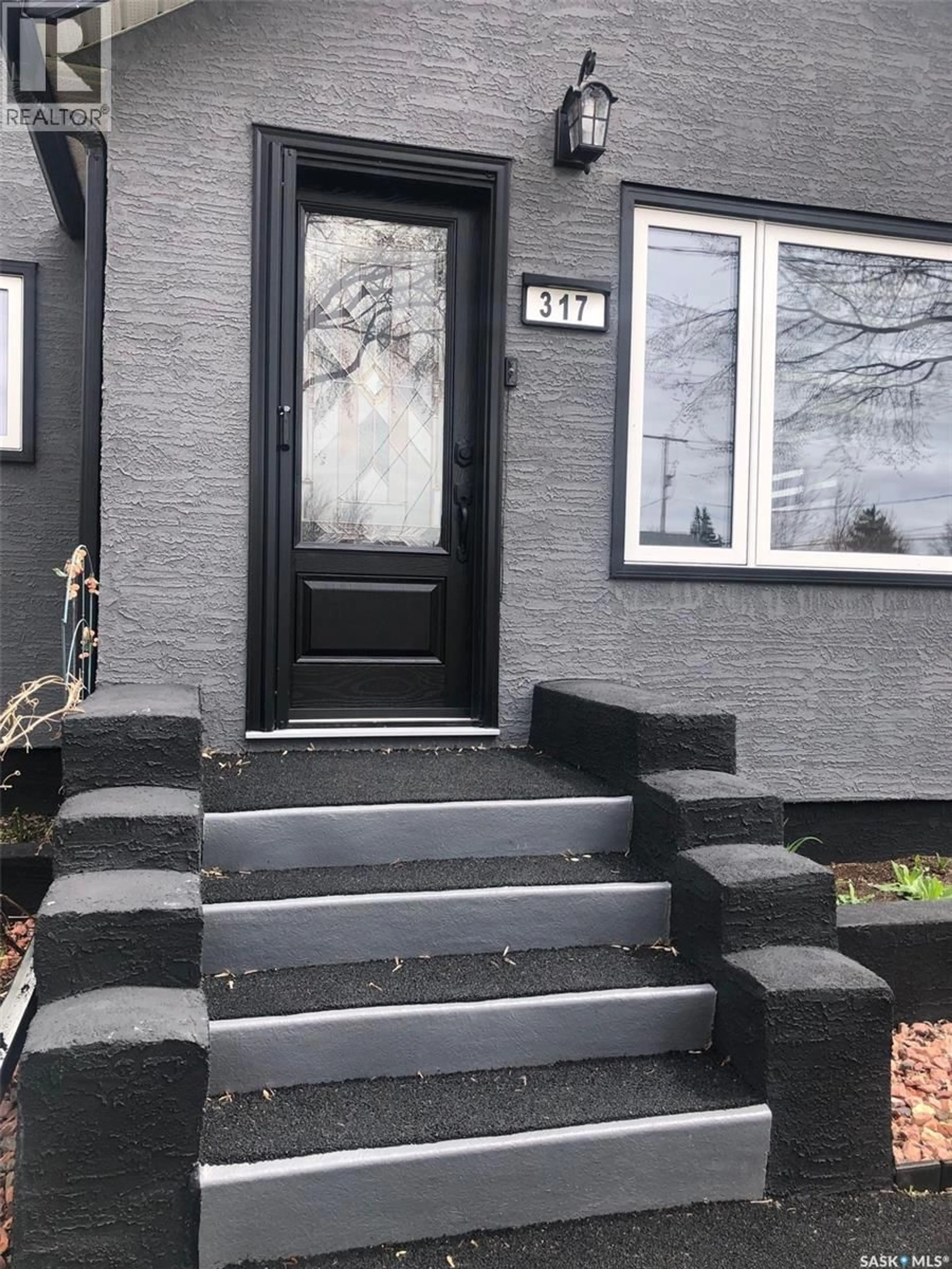 Stairs for 317 MAPLE AVENUE, Yorkton Saskatchewan S3N1W9