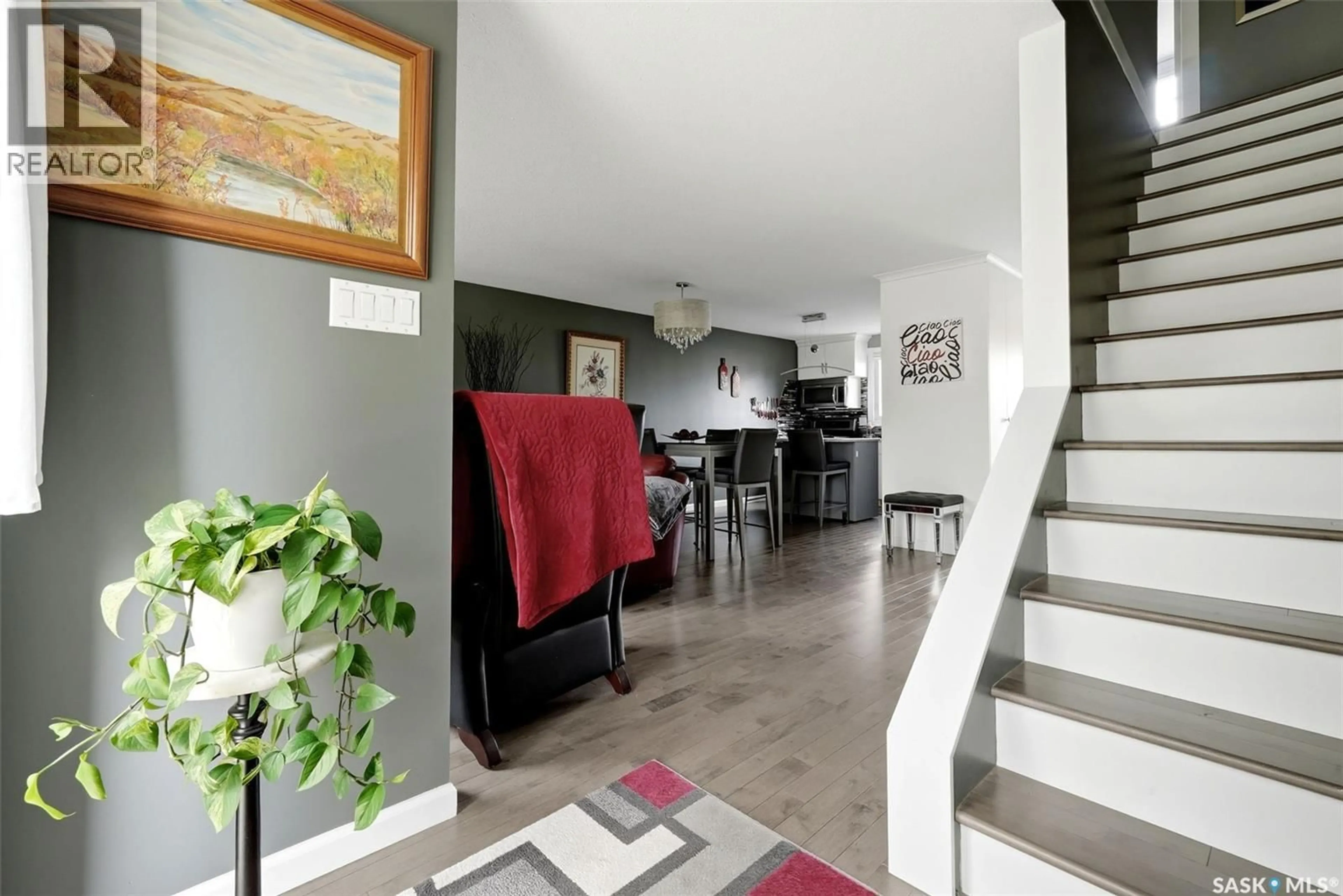 Indoor foyer for 35 SPRUCEVIEW ROAD, Regina Saskatchewan S4R0E1