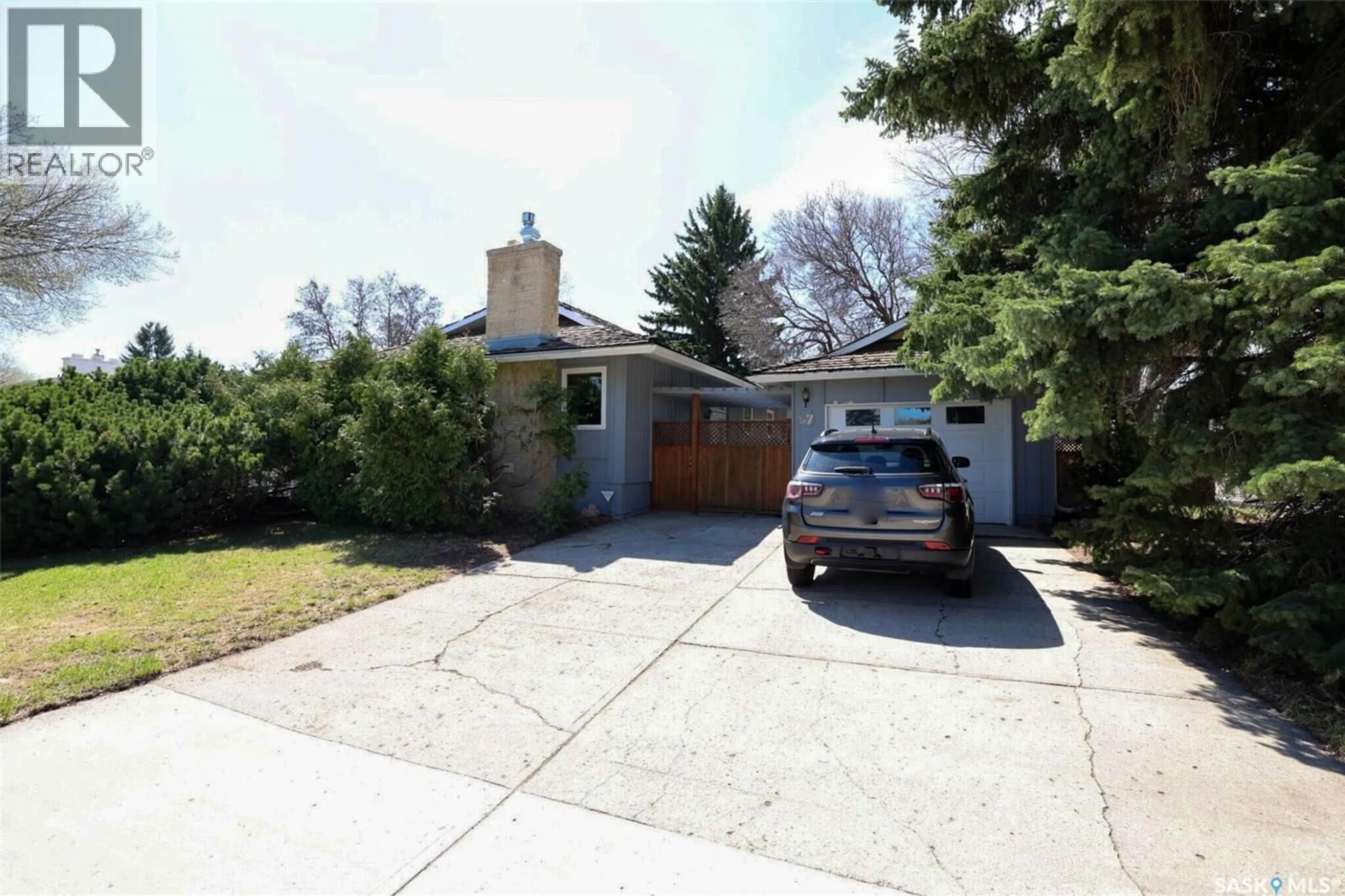 A pic from outside/outdoor area/front of a property/back of a property/a pic from drone, street for 97 COMPTON ROAD, Regina Saskatchewan S4S2Y4