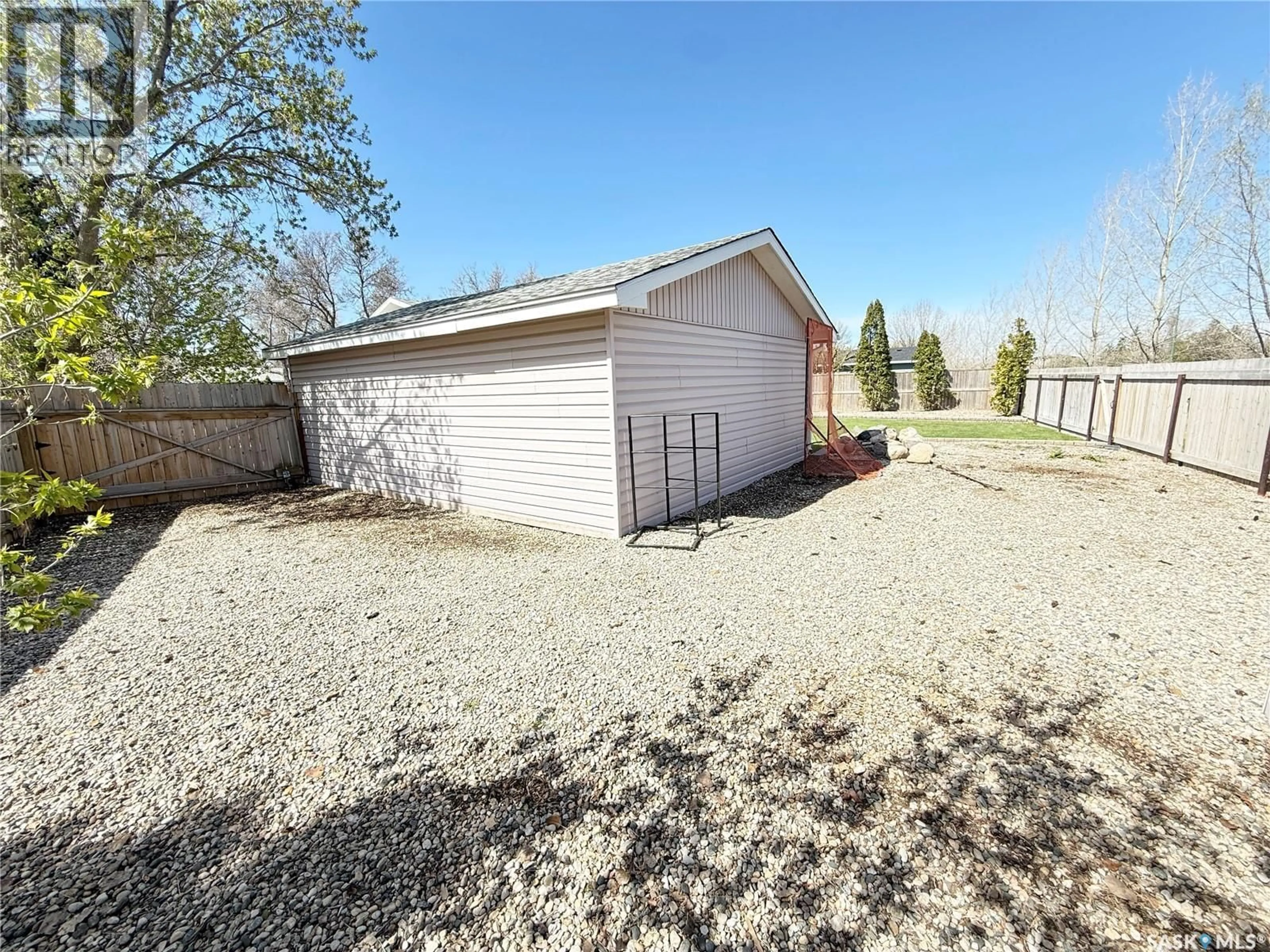 Shed for 536 MCGILLIVRAY DRIVE, Weyburn Saskatchewan S4H1M2