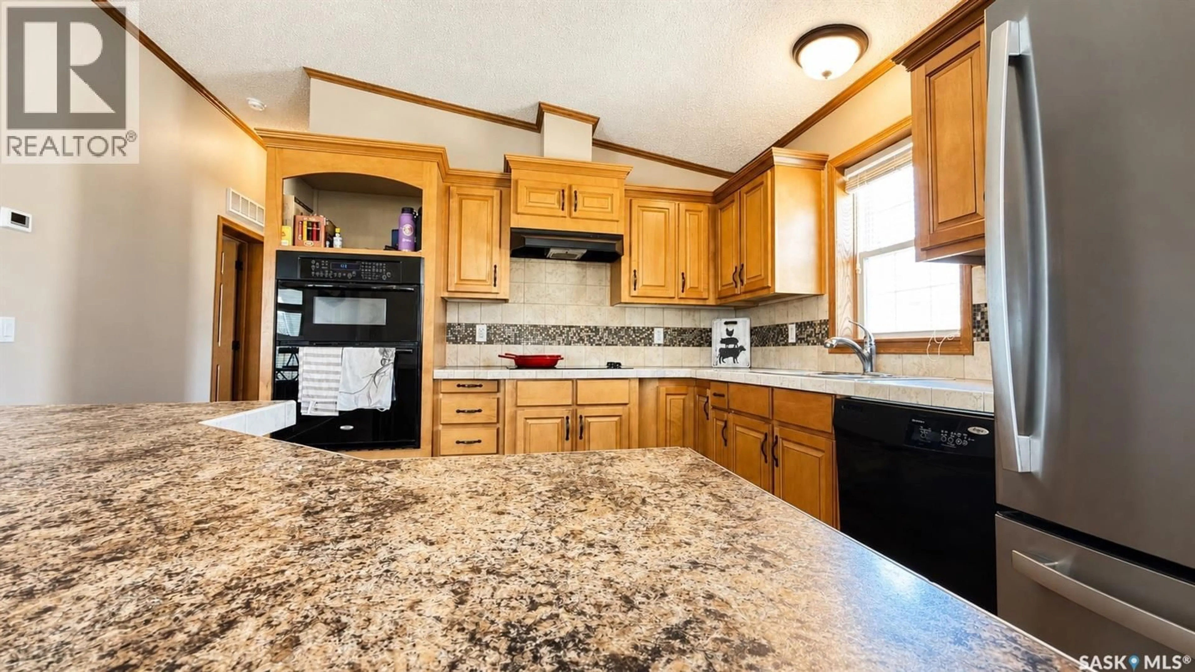 Standard kitchen, ceramic/tile floor for RM OF KELLROSS ACREAGE, Kellross Rm No. 247 Saskatchewan S0A1V0