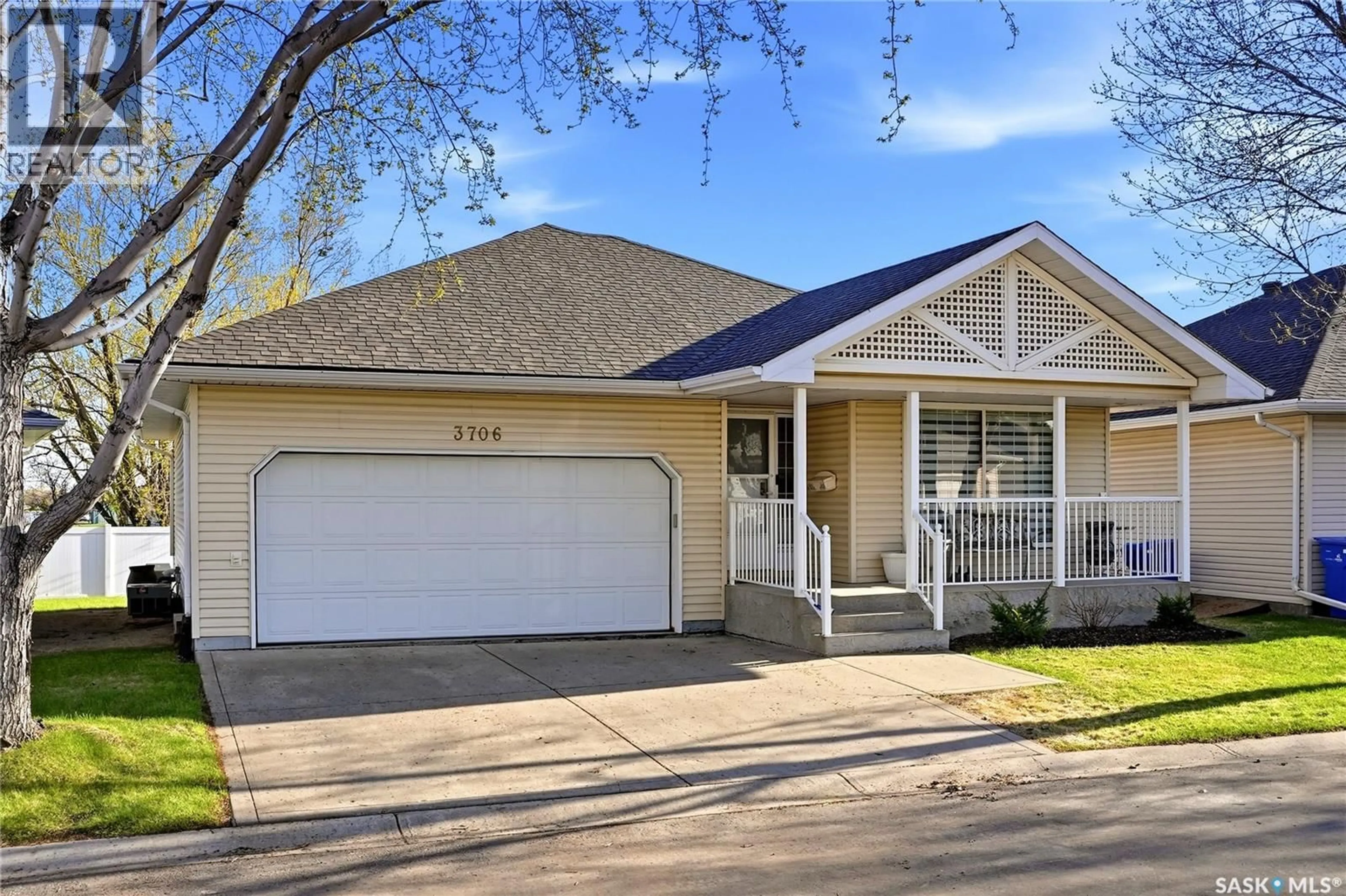 Home with vinyl exterior material, street for 3706 QUEENS GATE, Regina Saskatchewan S4S7J1