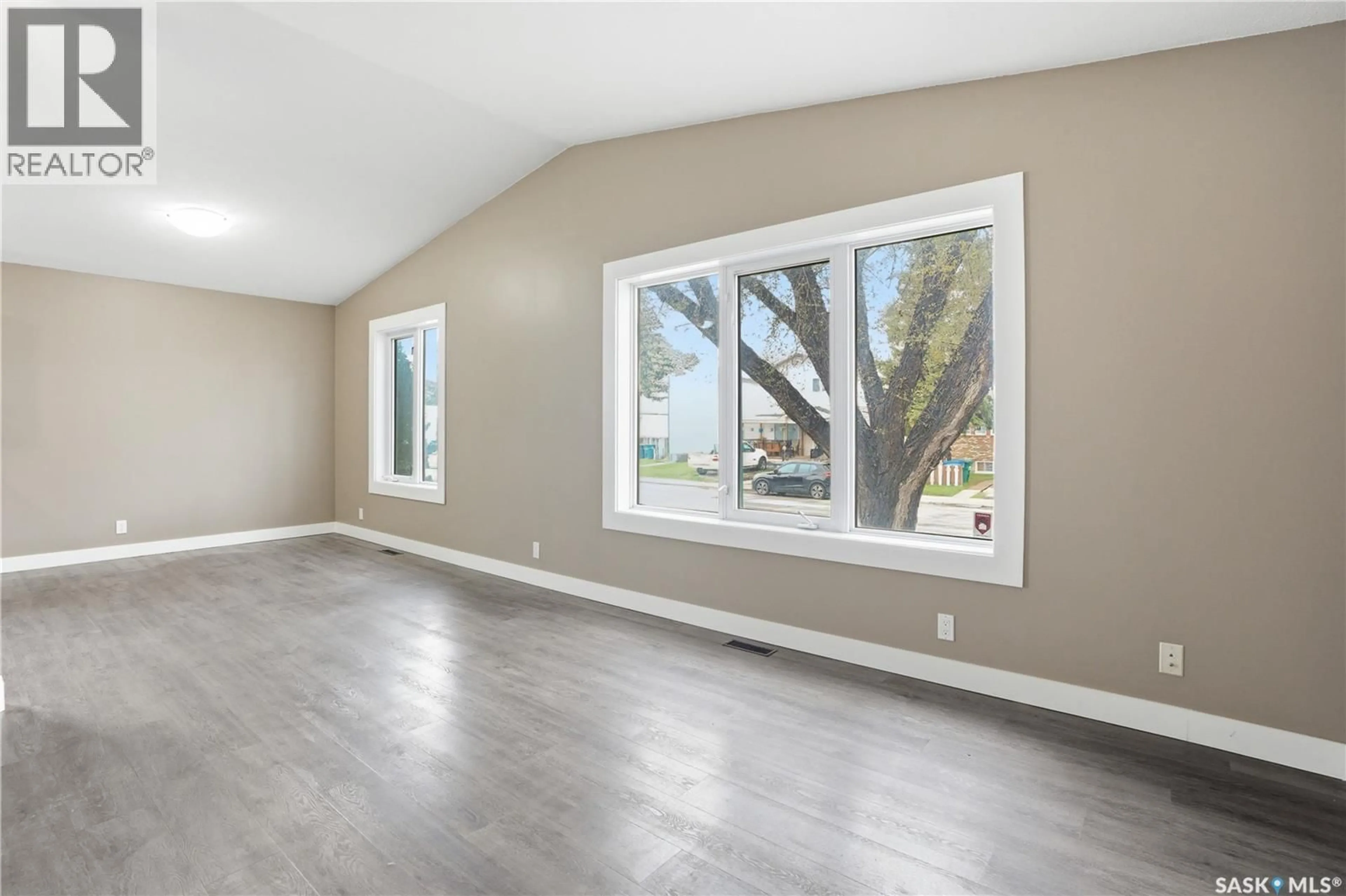 A pic of a room for 330B X AVENUE, Saskatoon Saskatchewan S7M3H6