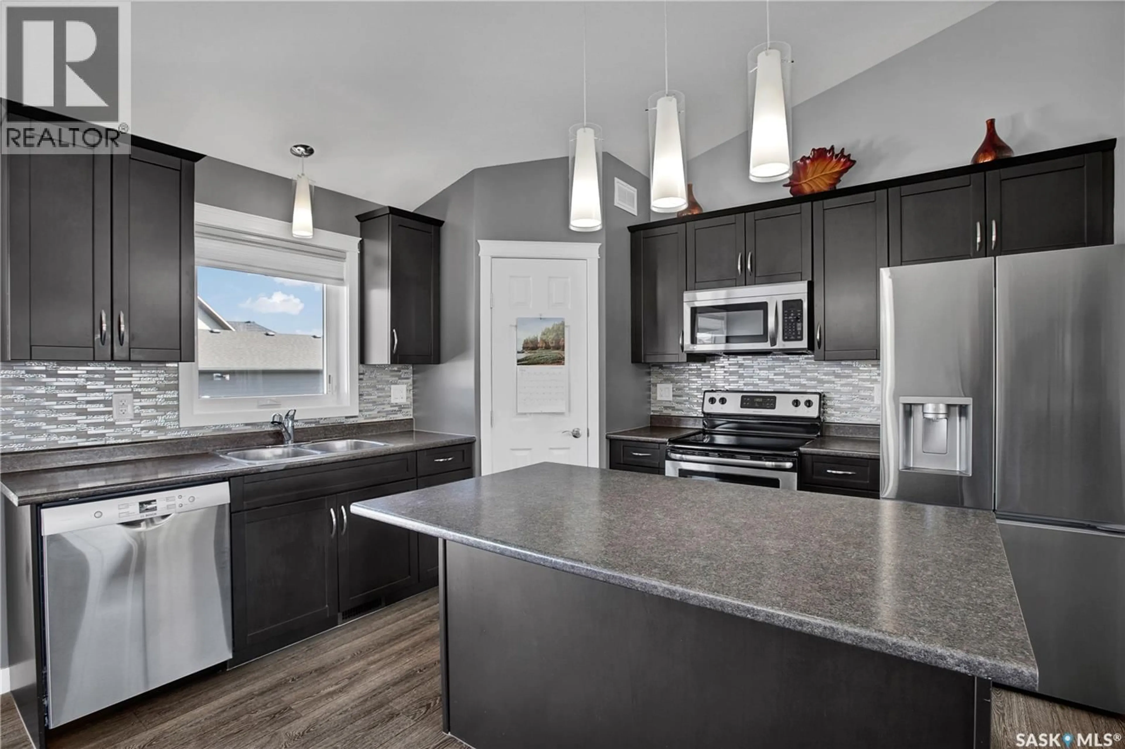 Open concept kitchen, unknown for 406 SPRUCE STREET, Warman Saskatchewan S0K4S2