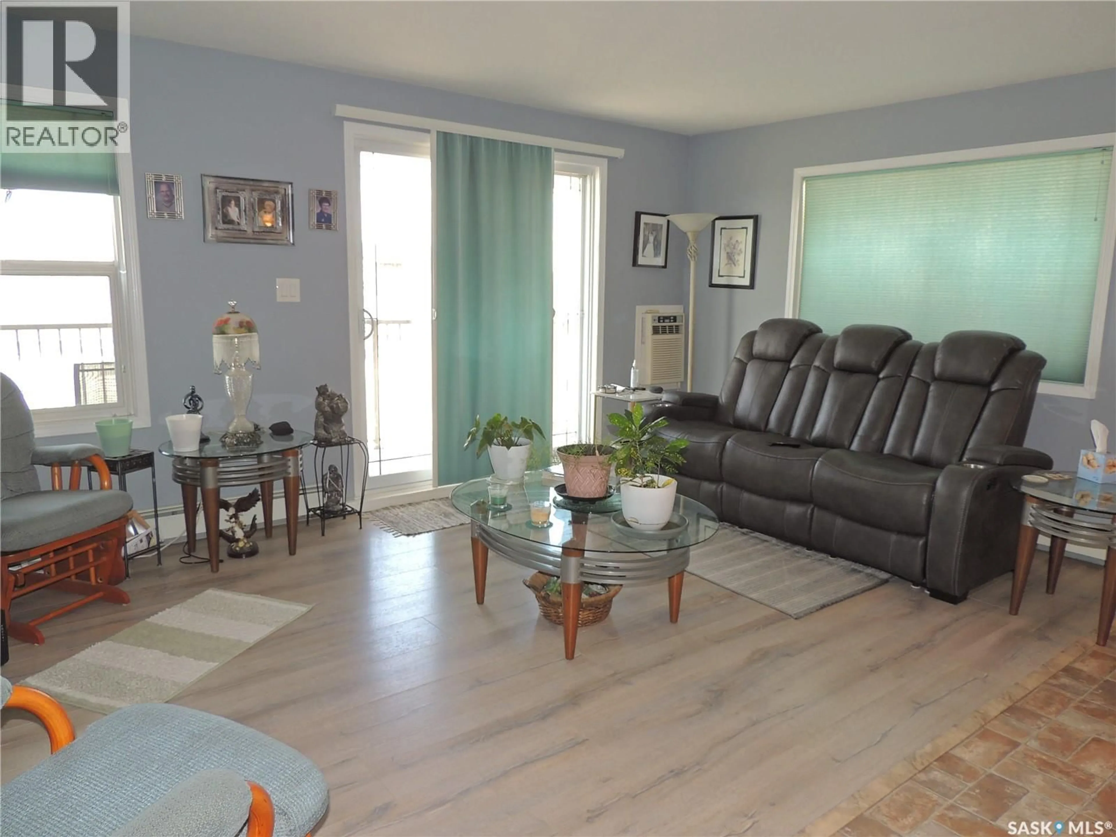 Living room with furniture, unknown for 701 - 407 HENRY STREET, Estevan Saskatchewan S4A2B7