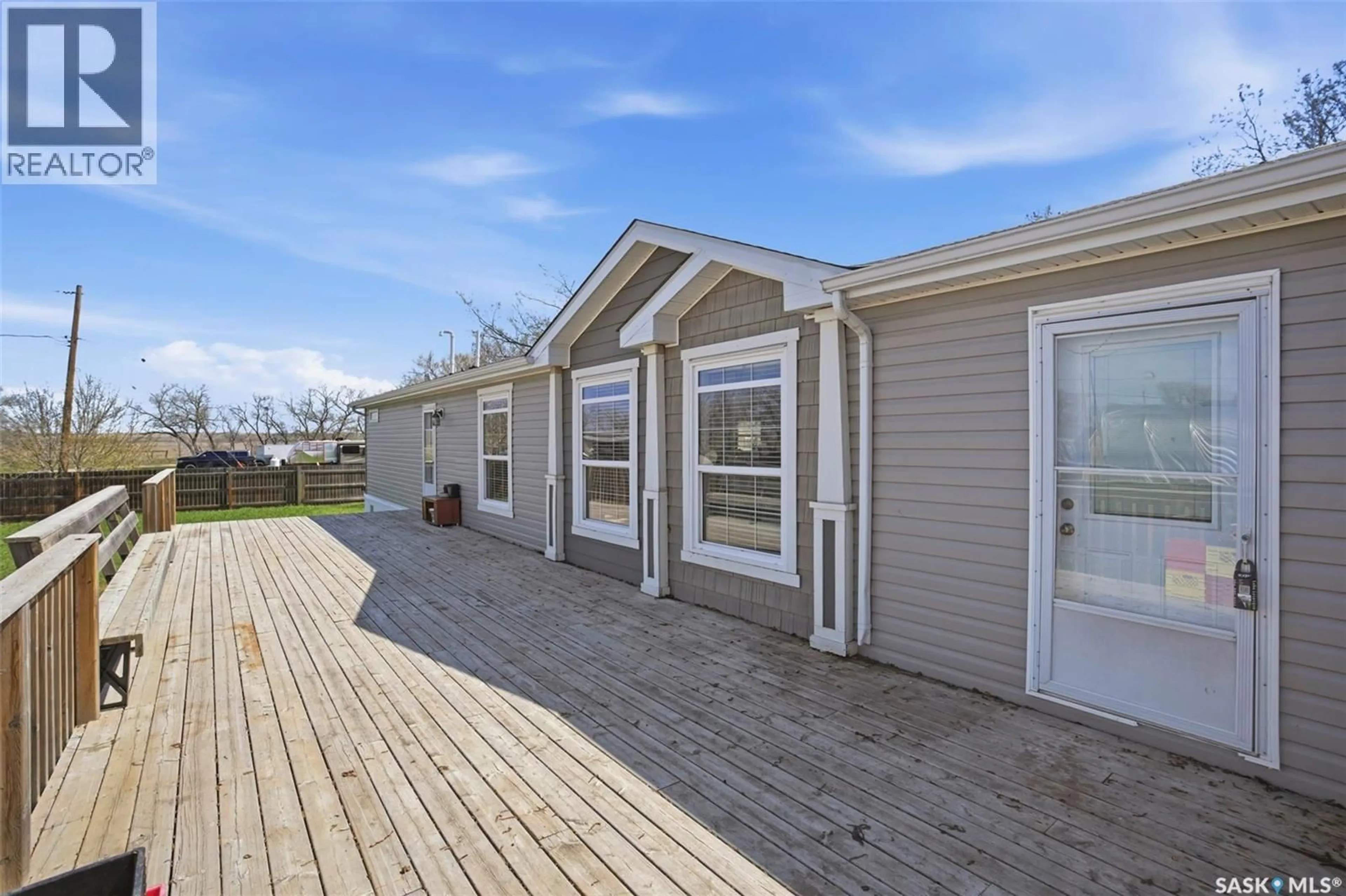Home with vinyl exterior material, unknown for 533 3RD AVENUE, Young Saskatchewan S0K4Y0
