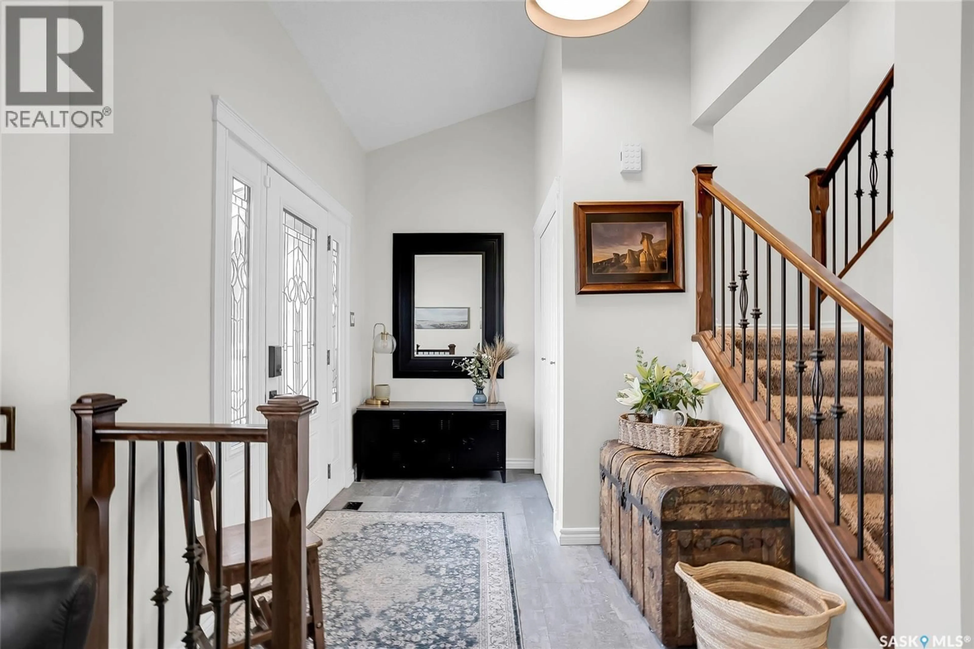 Indoor entryway for 262 CHRISTOPHER CRESCENT, Saskatoon Saskatchewan S7J3R6