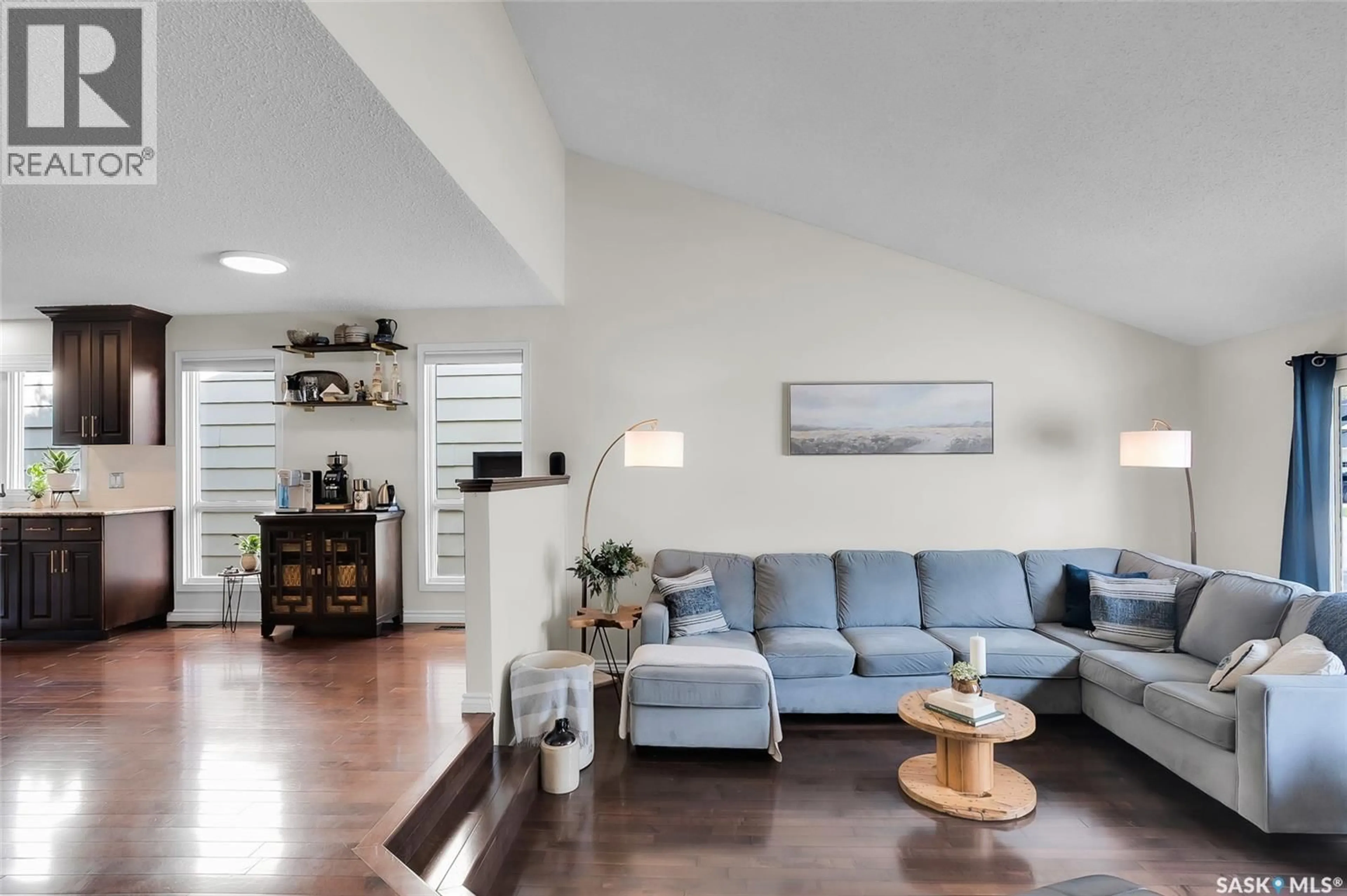 Living room with furniture, unknown for 262 CHRISTOPHER CRESCENT, Saskatoon Saskatchewan S7J3R6