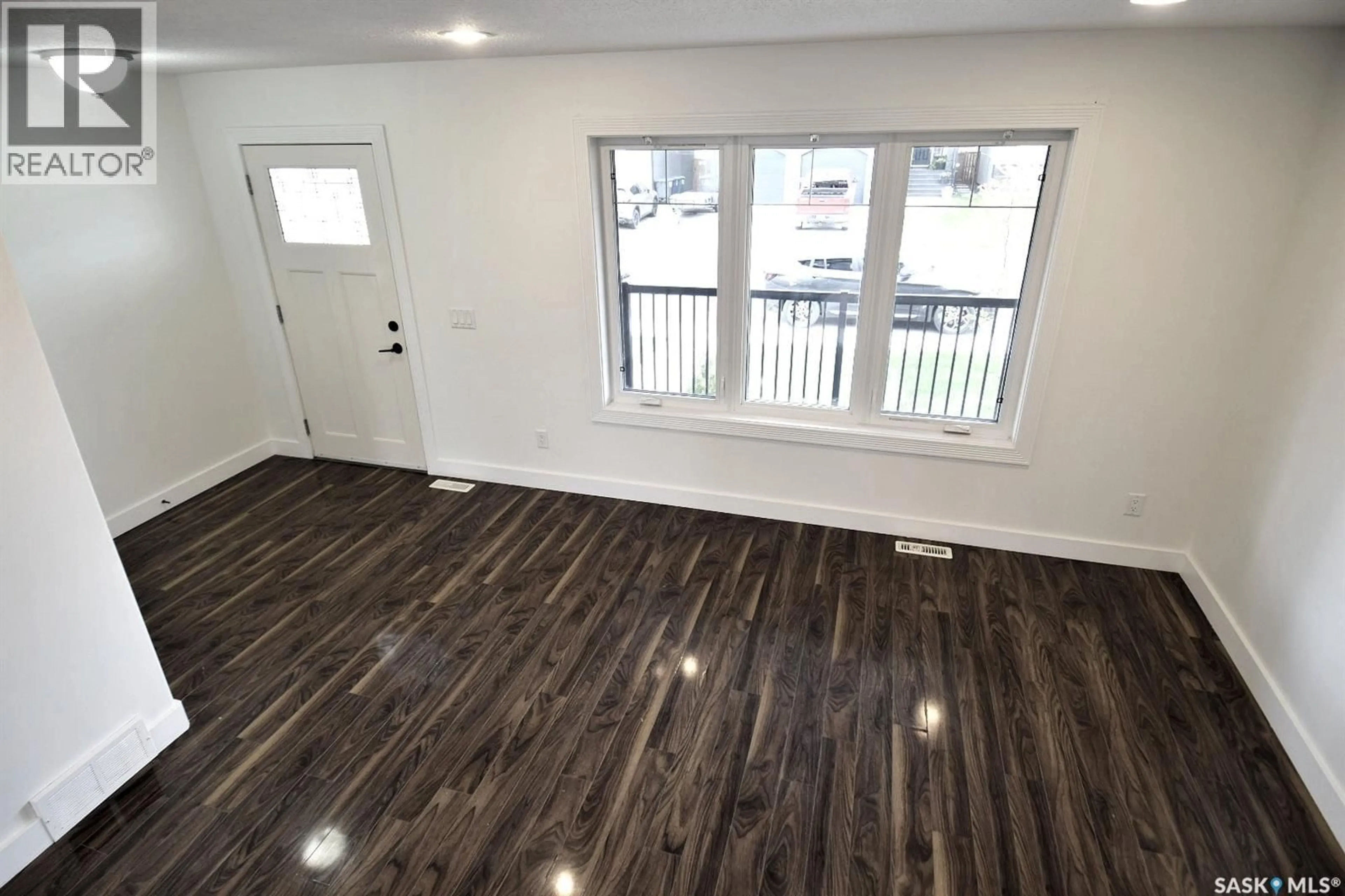Indoor entryway for 242 GEARY CRESCENT, Saskatoon Saskatchewan S7R0E6