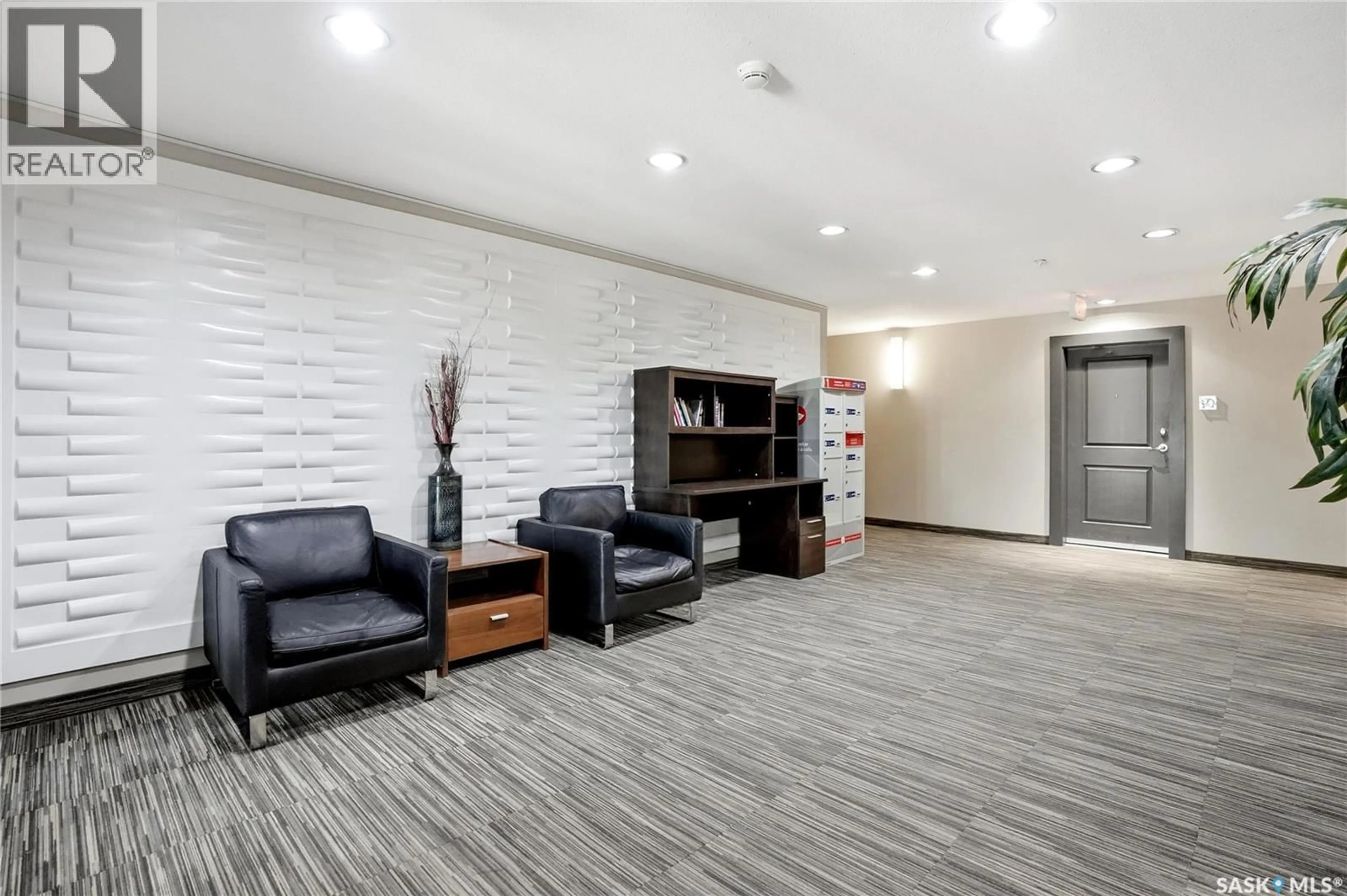 Lobby for 209 - 1640 DAKOTA DRIVE, Regina Saskatchewan S4Z0A4