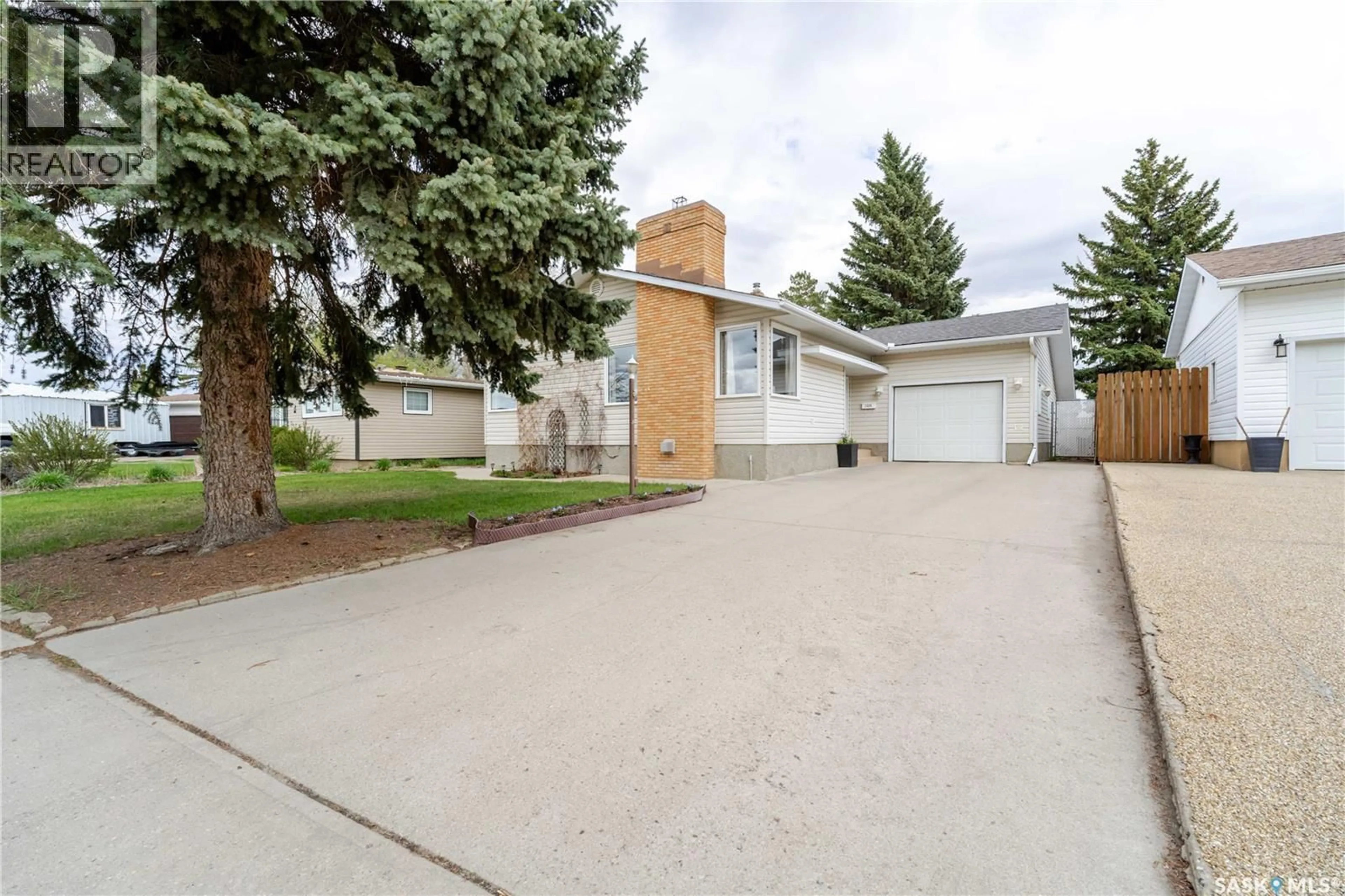 Unknown for 1325 KING CRESCENT, Moose Jaw Saskatchewan S6H3G3