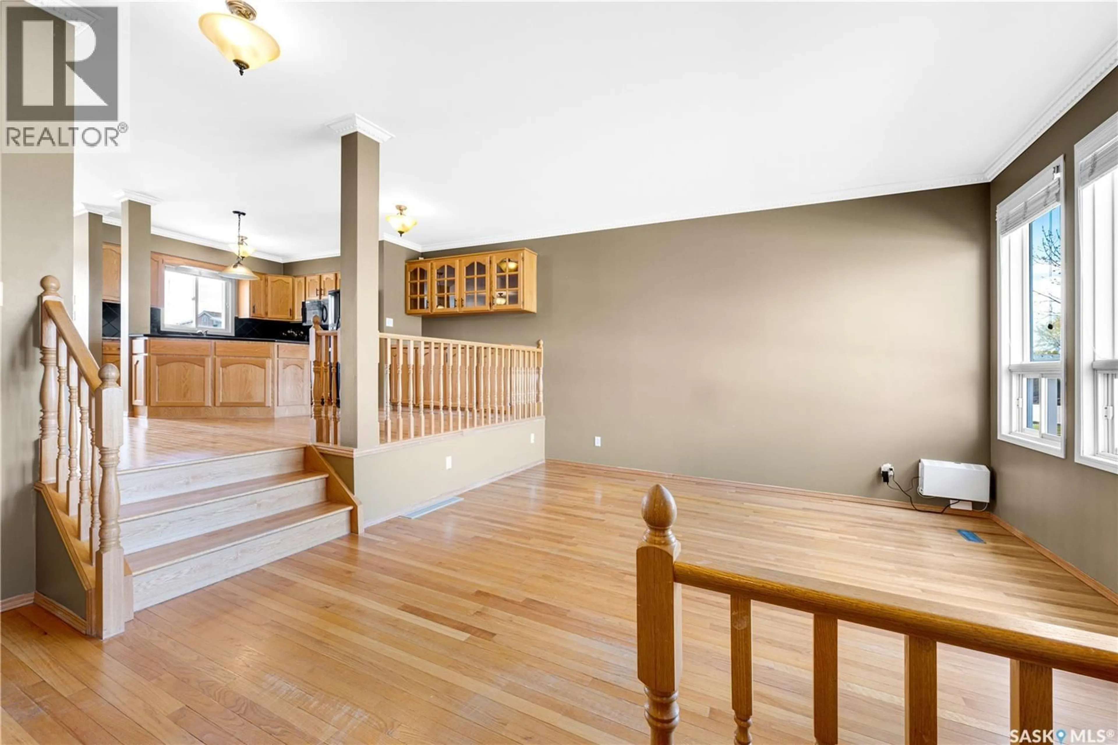Indoor foyer for 6 107 REVER ROAD, Saskatoon Saskatchewan S7T0Y4