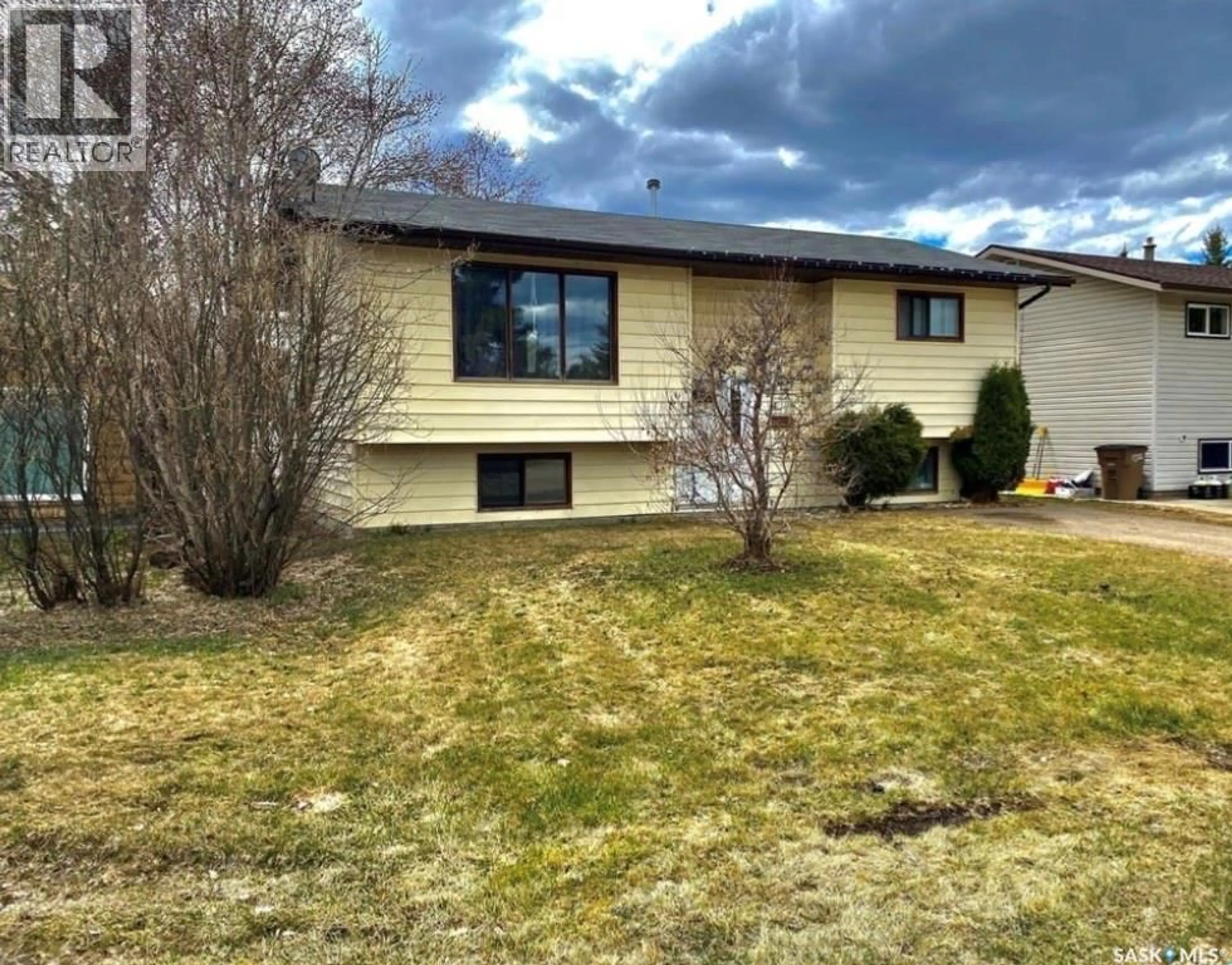 Home with vinyl exterior material, unknown for 114 7TH AVENUE, Big River Saskatchewan S0J0E0