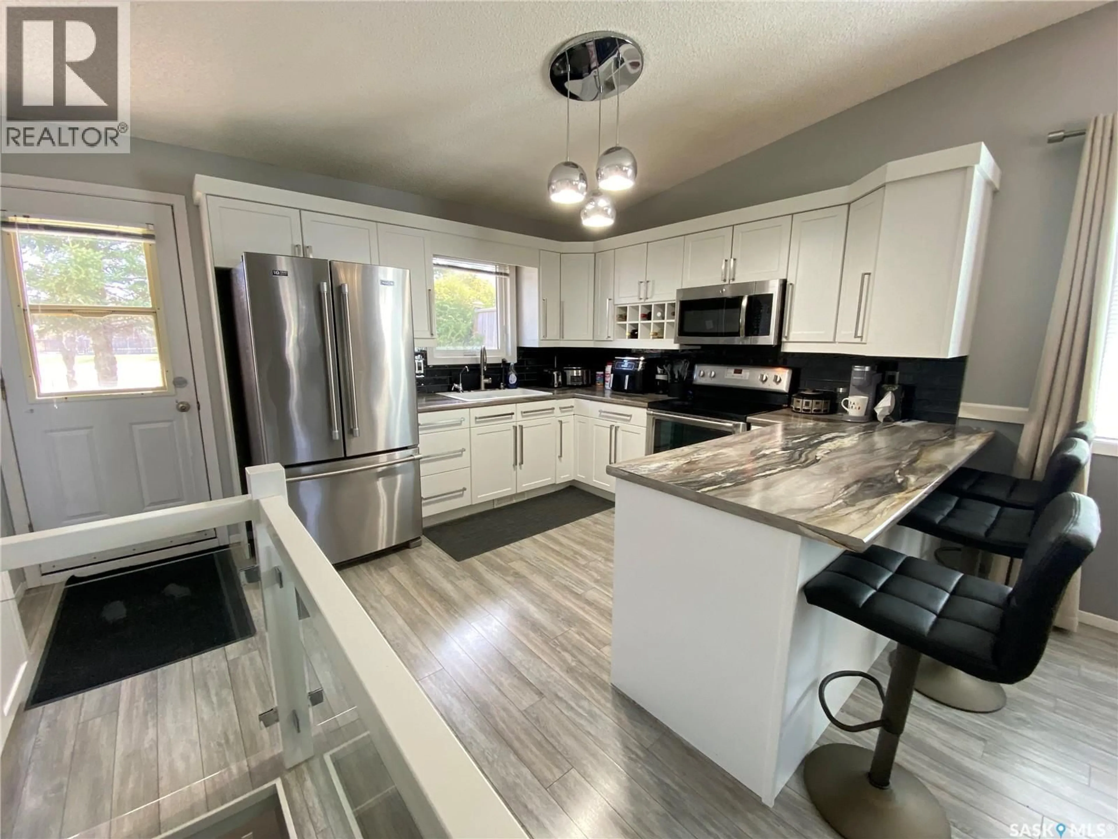 Open concept kitchen, unknown for 68 FENSON CRESCENT, Yorkton Saskatchewan S3N3S5