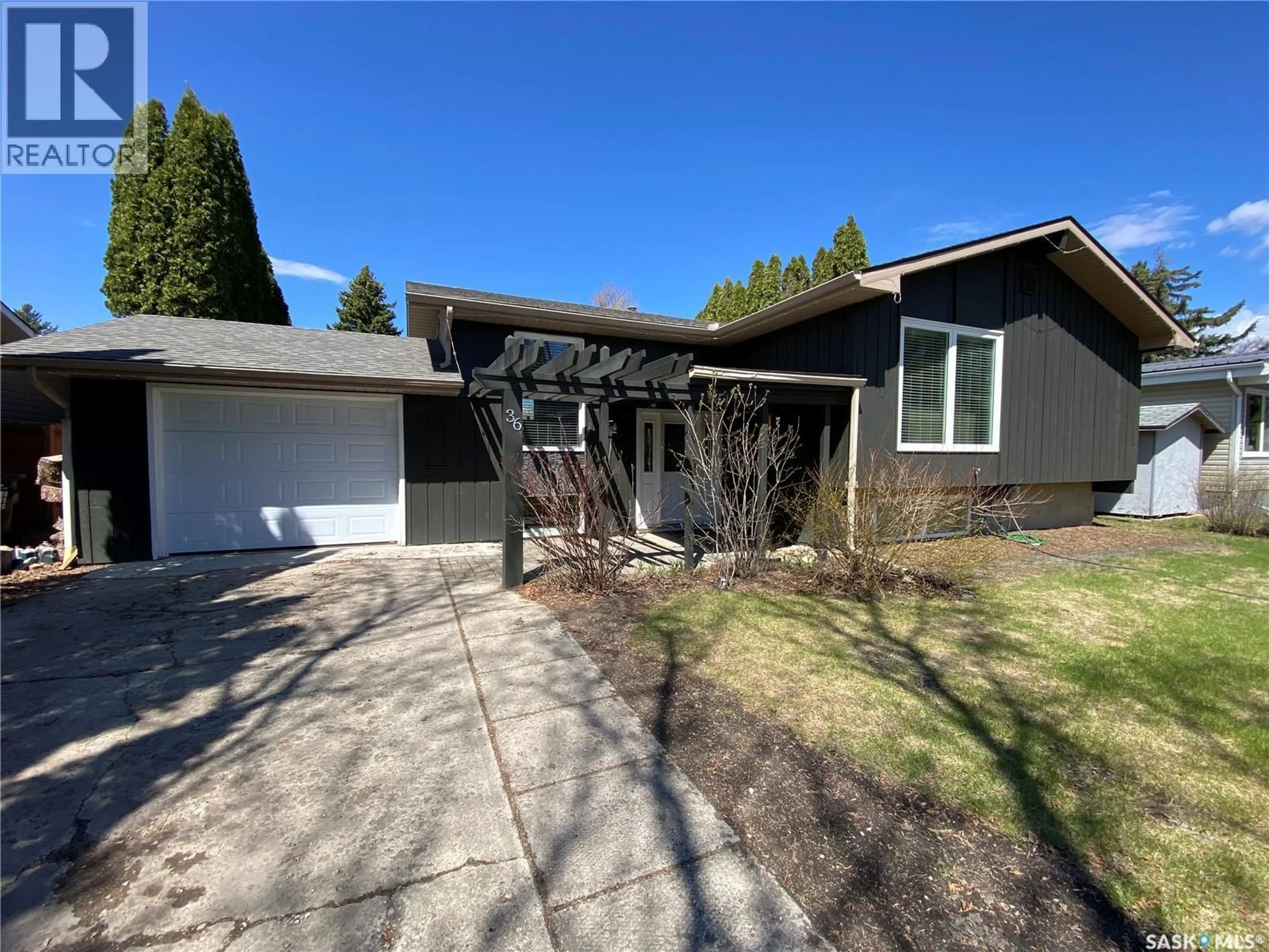 Home with vinyl exterior material, street for 36 MOSSFIELD PLACE, Yorkton Saskatchewan S3N2R2