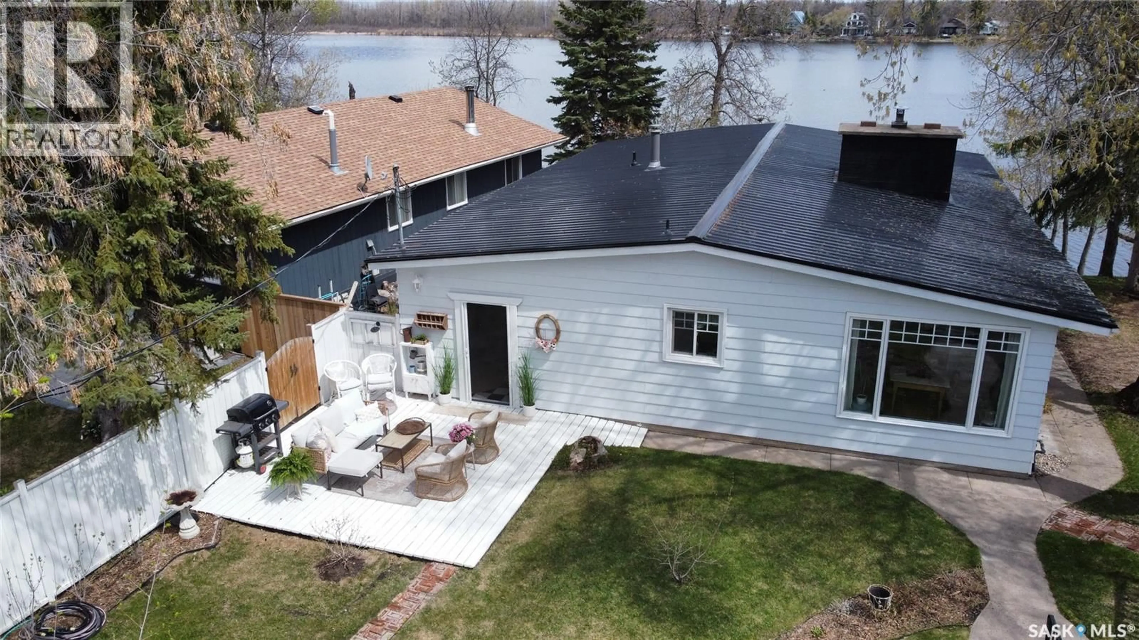 A pic from outside/outdoor area/front of a property/back of a property/a pic from drone, water/lake/river/ocean view for 8 LAKESIDE DRIVE, Pike Lake Provincial Park Saskatchewan S7K1N2