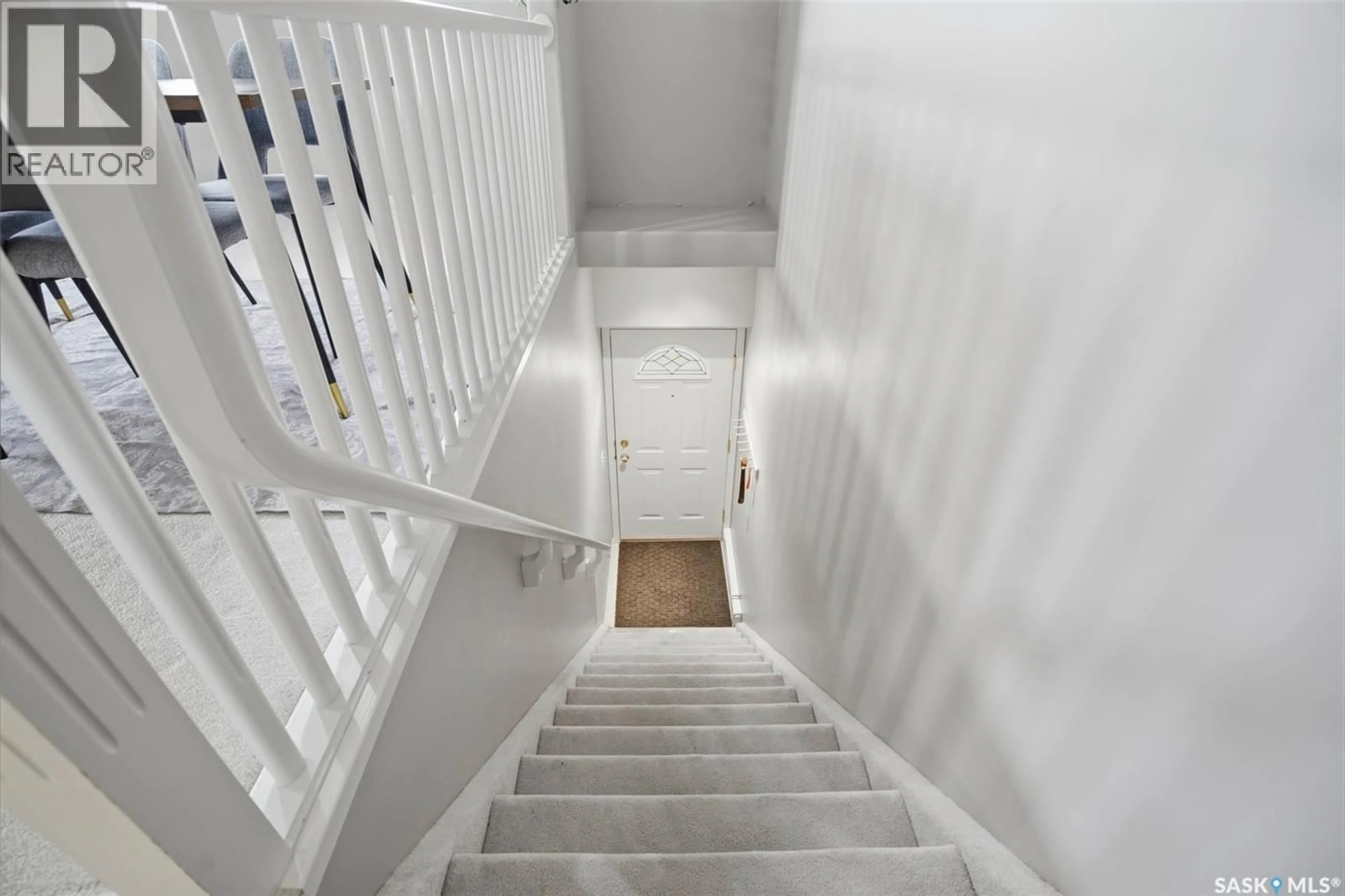 Stairs for 203C - 425 KEEVIL CRESCENT, Saskatoon Saskatchewan S7N4R9