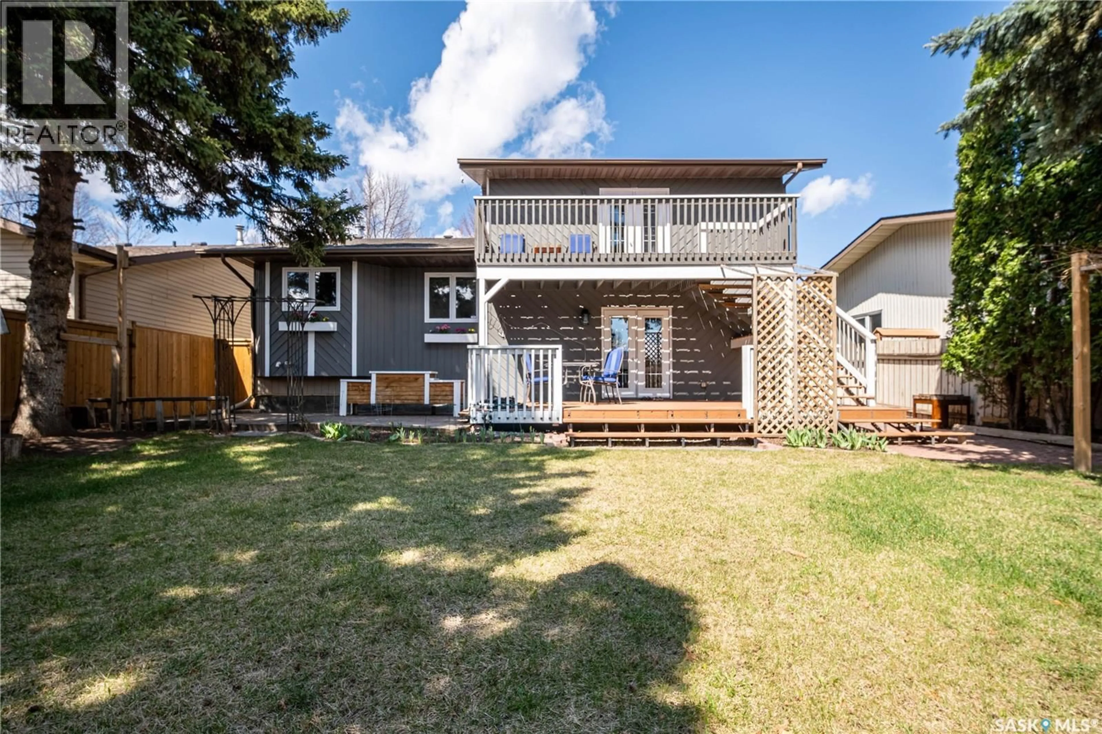 A pic from outside/outdoor area/front of a property/back of a property/a pic from drone, street for 435 CHRISTOPHER ROAD, Saskatoon Saskatchewan S7J3S1