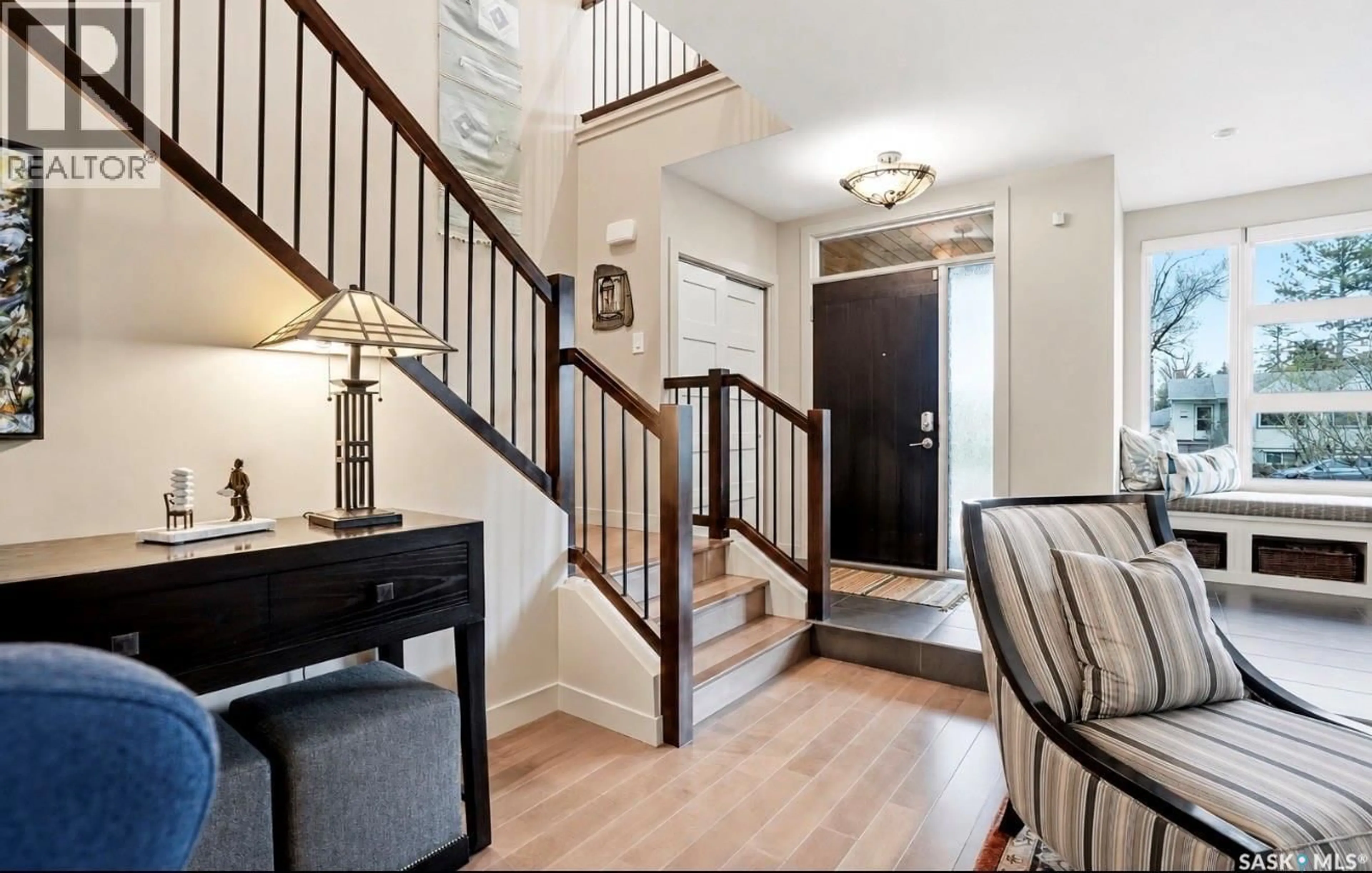 Indoor entryway for E - 1212 BROADWAY AVENUE, Saskatoon Saskatchewan S7H2A3