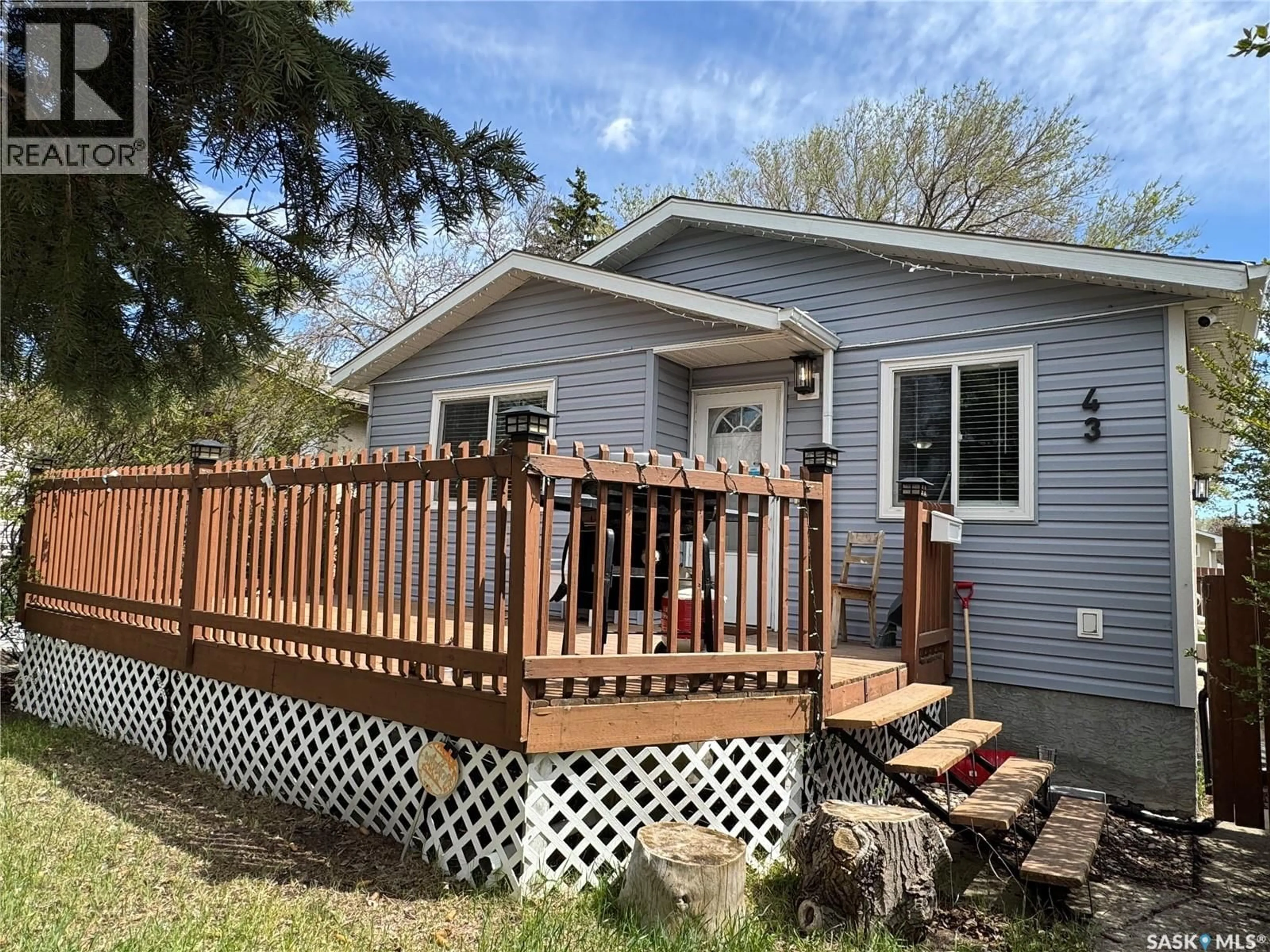 Home with vinyl exterior material, street for 43 MARSHALL CRESCENT, Regina Saskatchewan S4R4Y8