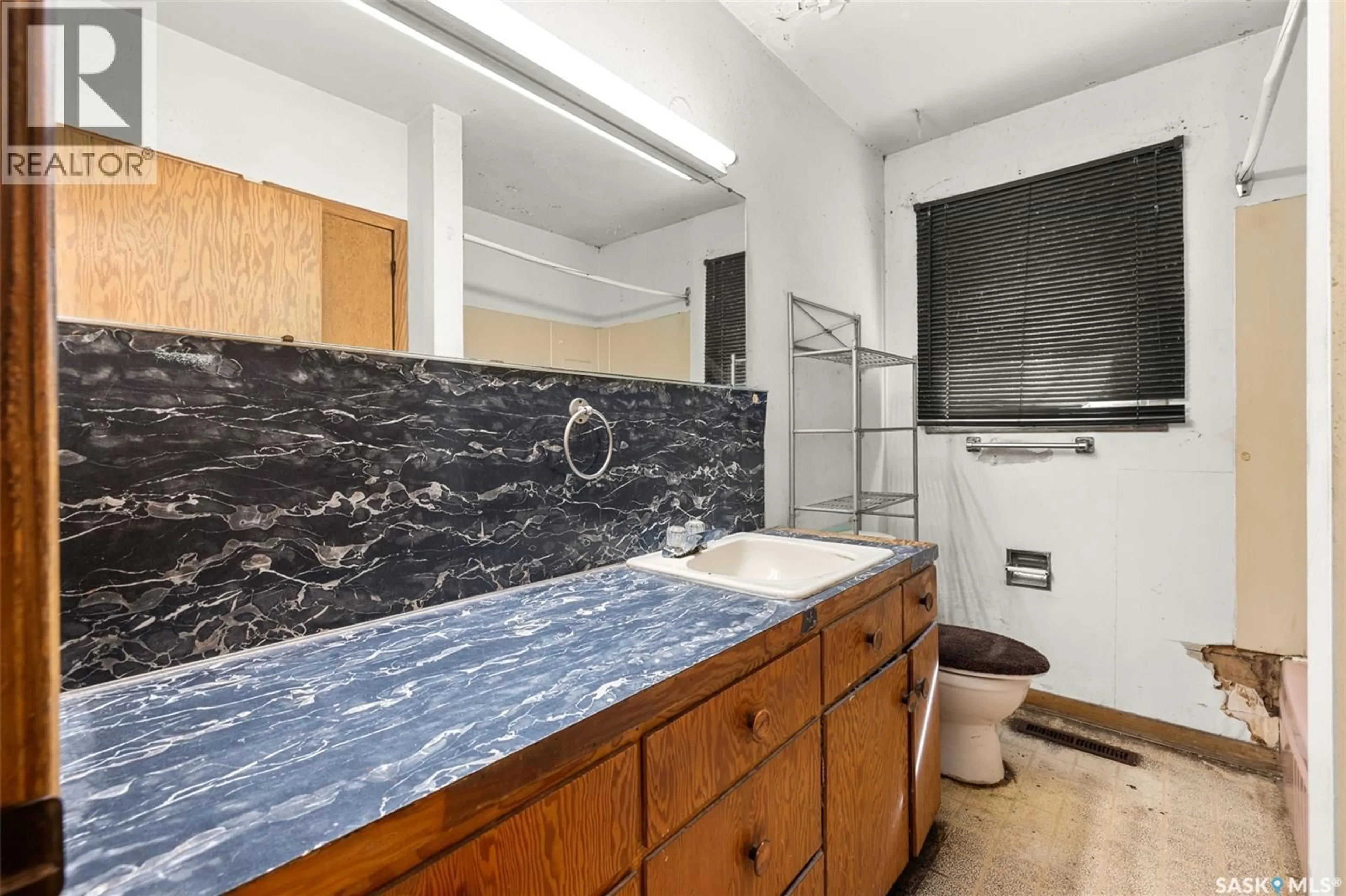 Standard bathroom, ceramic/tile floor for 137 GARNET STREET, Regina Saskatchewan S4R3R9